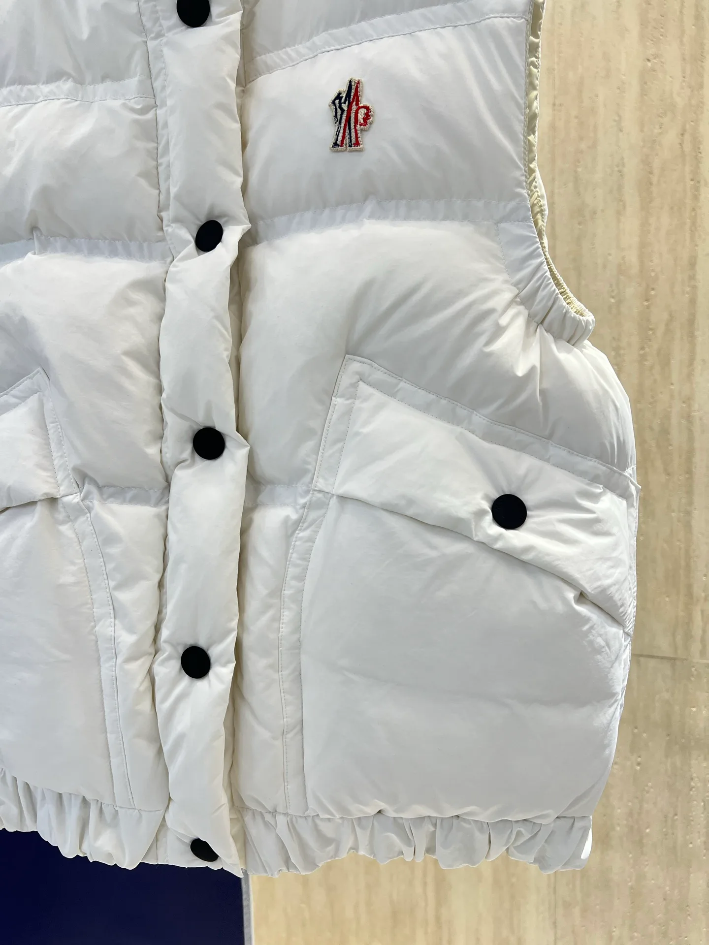 Women's Vests MONCLER 18346159