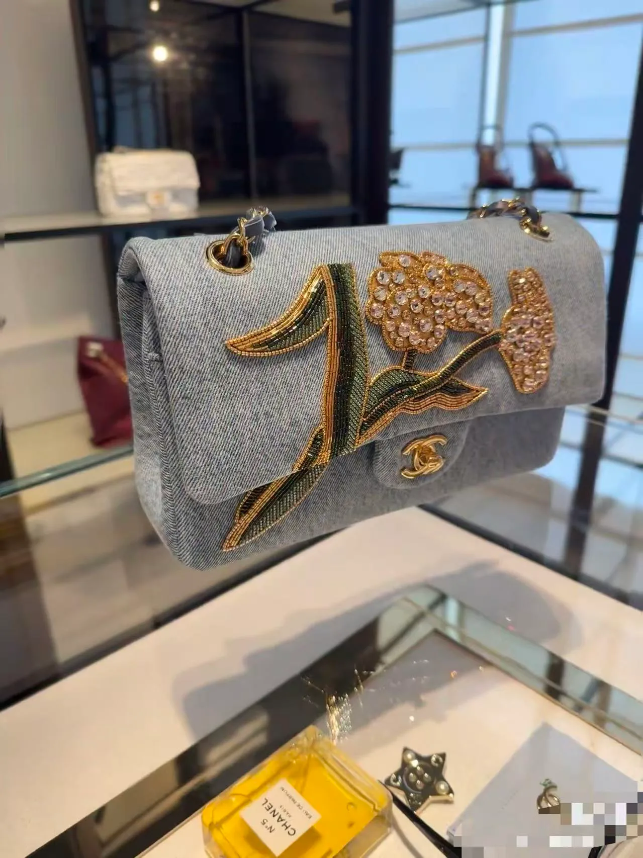 Women's Classic Handbags CHANEL 17571470