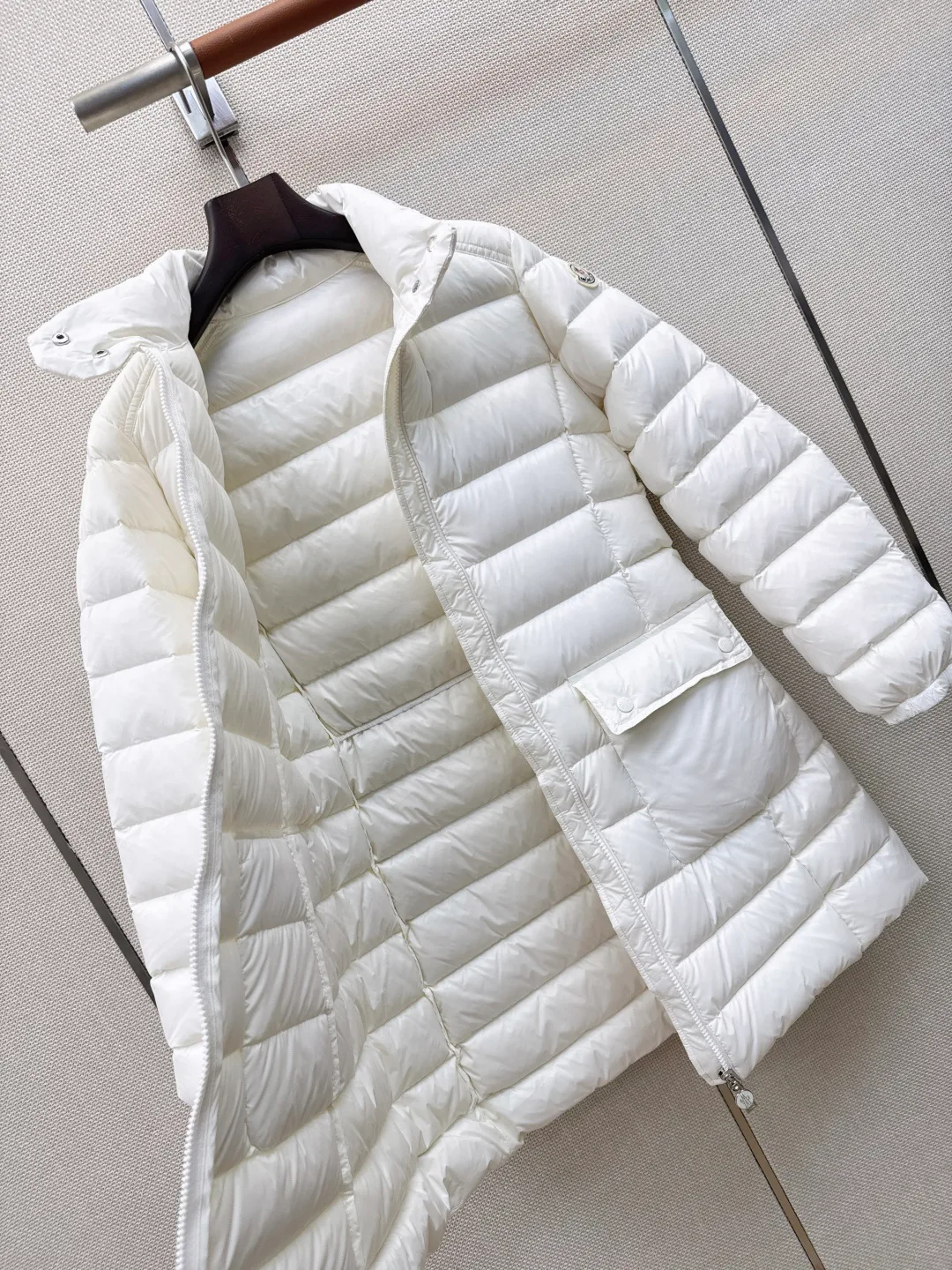 Women's Jackets And Down Jackets MONCLER 18450478