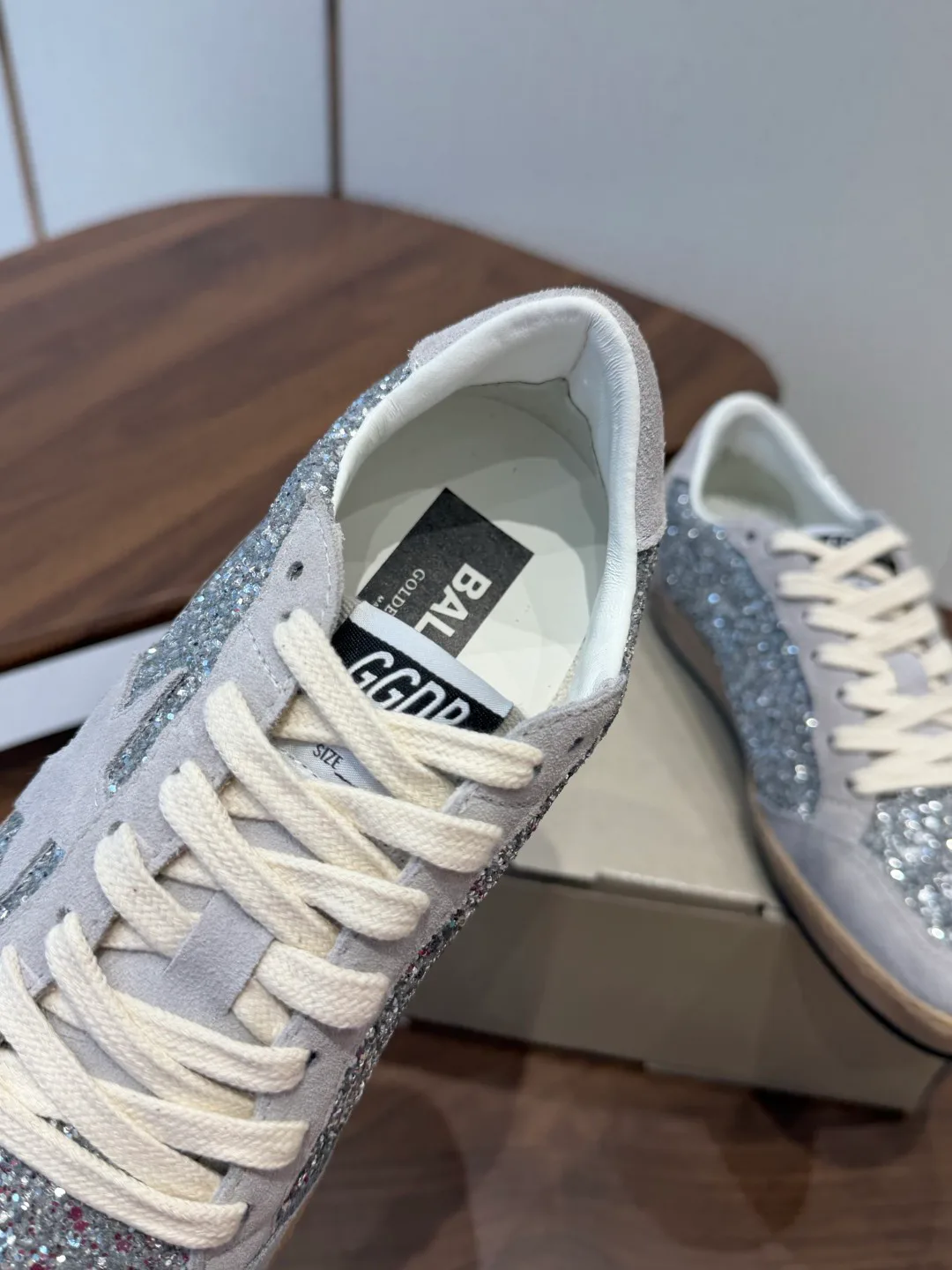 Women's Sneakers GOLDEN GOOSE 18357251
