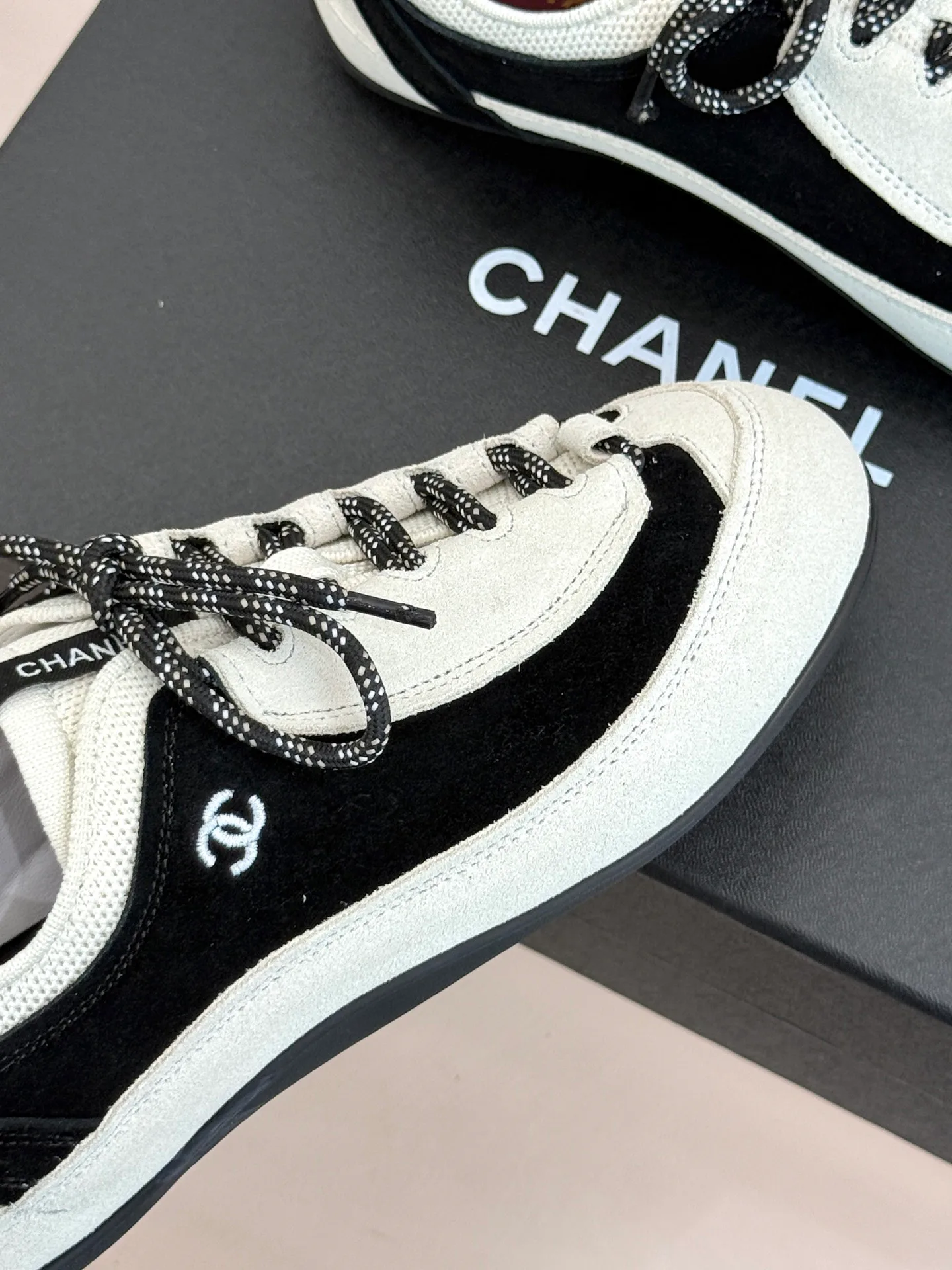 Women's Sneakers CHANEL 17025637
