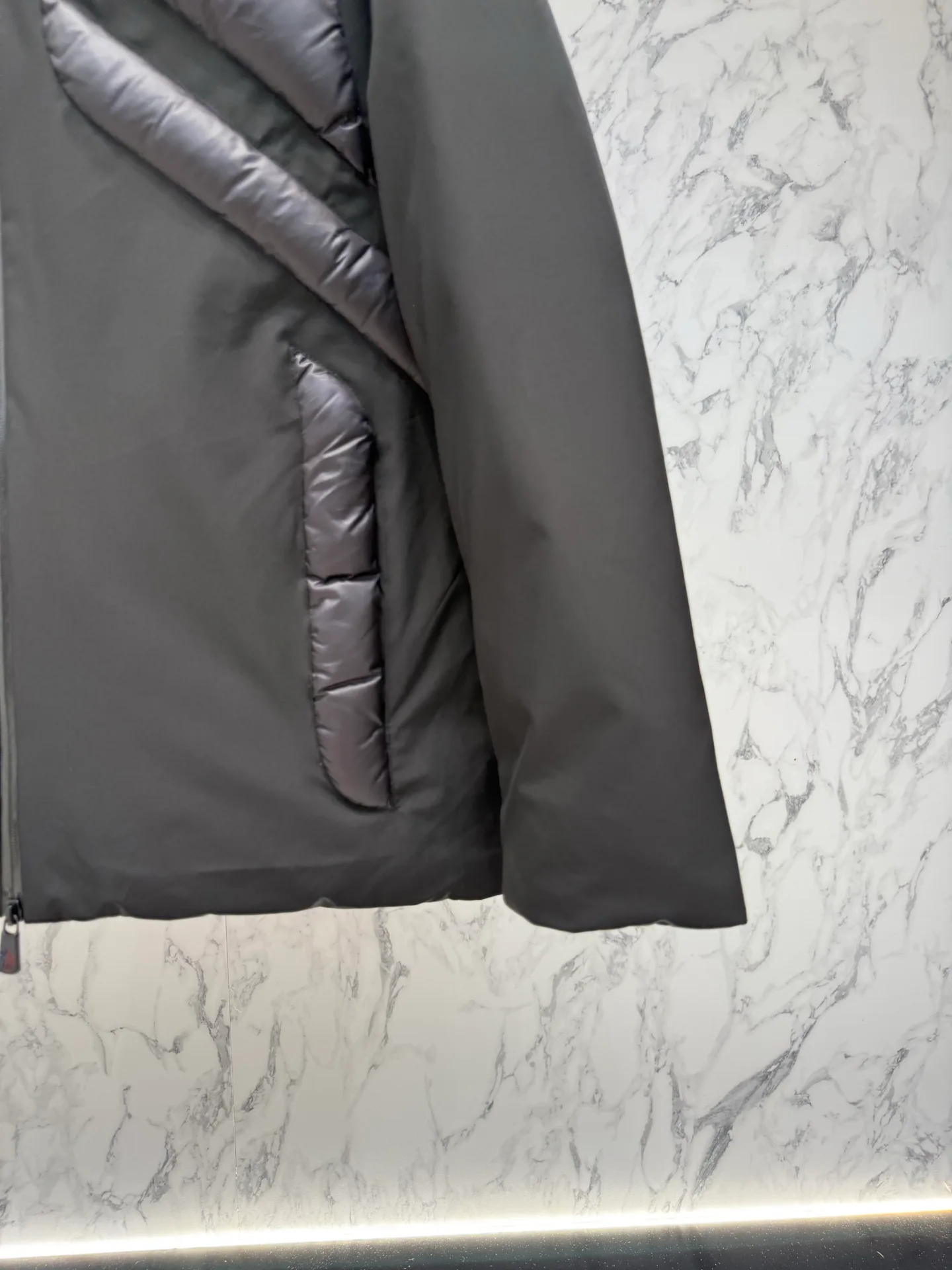 Men's Jackets And Down Jackets MONCLER 18047857