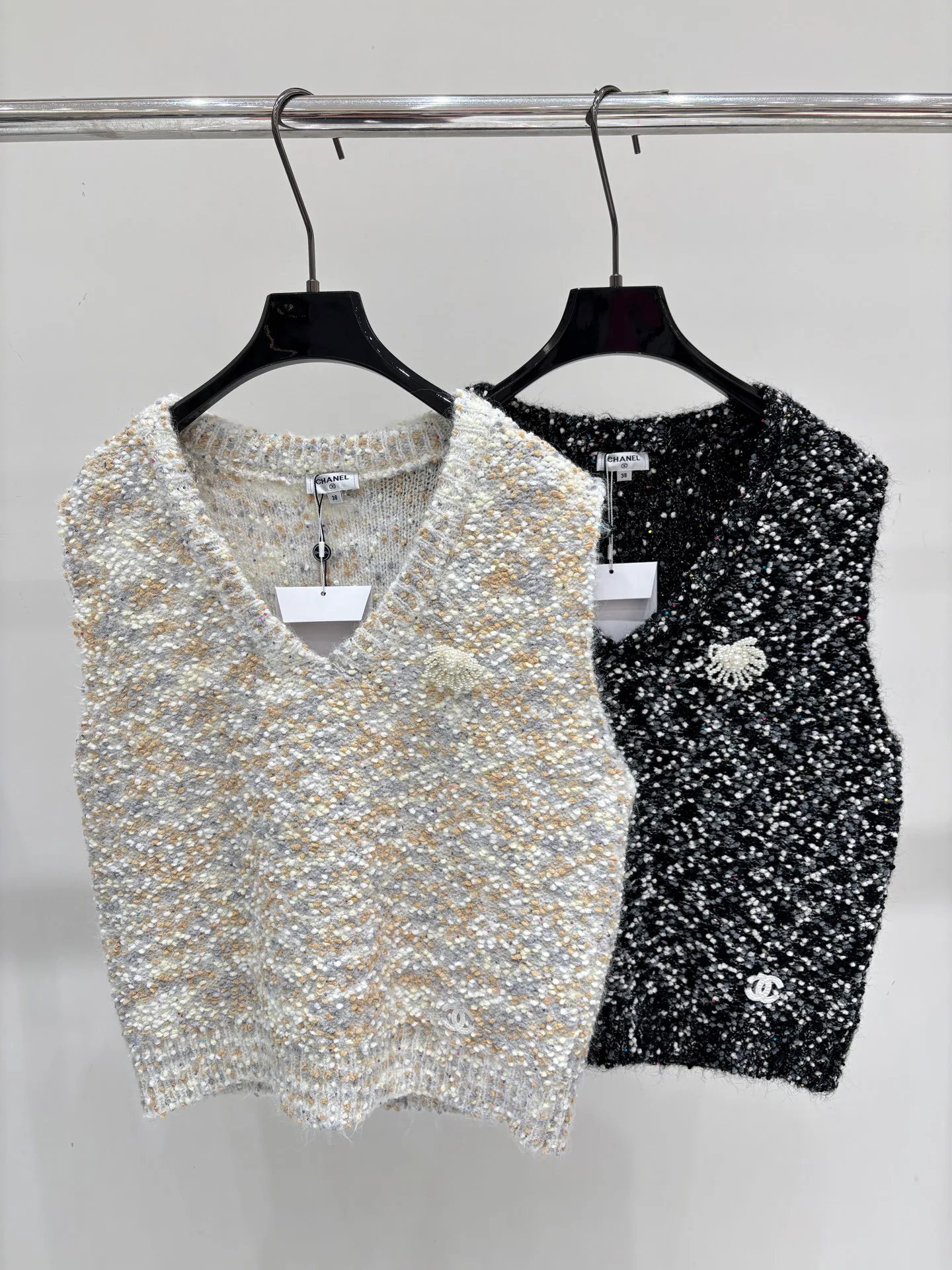 Women's Vests CHANEL 18137806