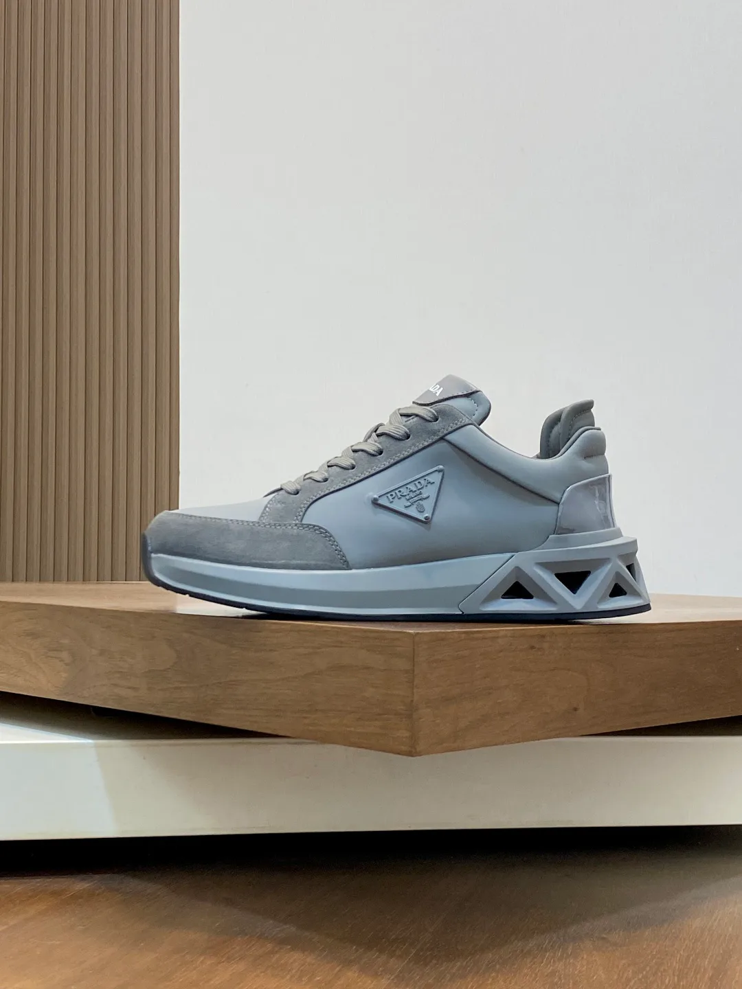 Men's Sneakers PRADA 18116637