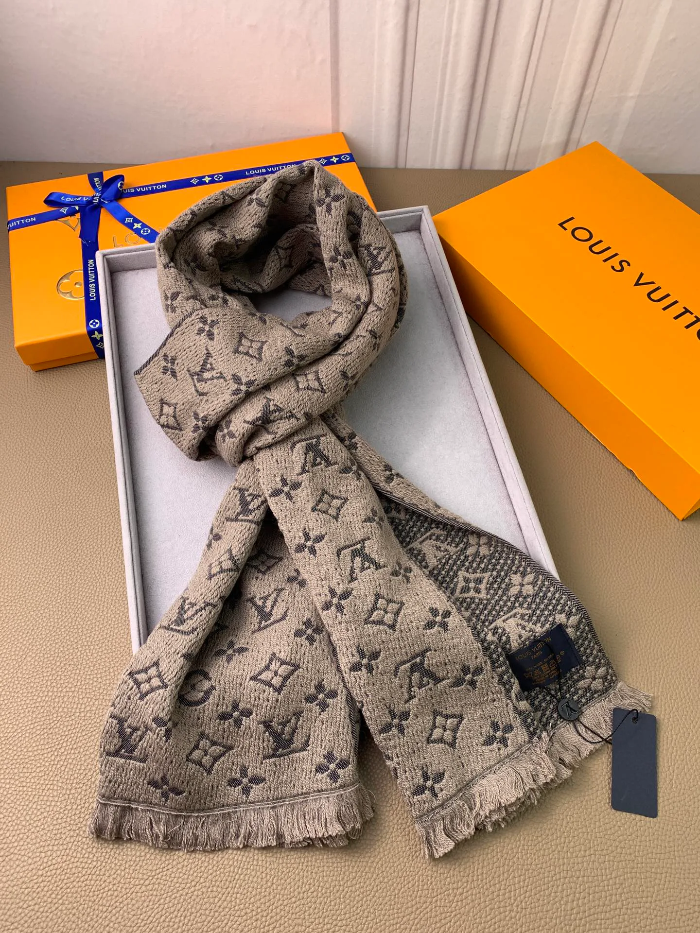 Scarves LOUIS VUITTON 18525766