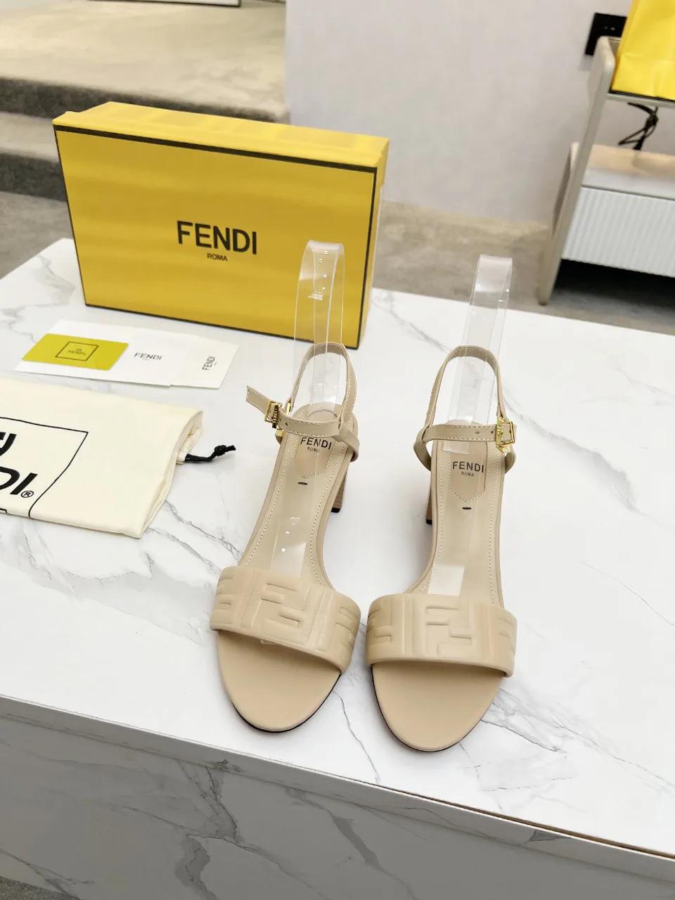 Women's Open-Toe Sandals FENDI 17366608