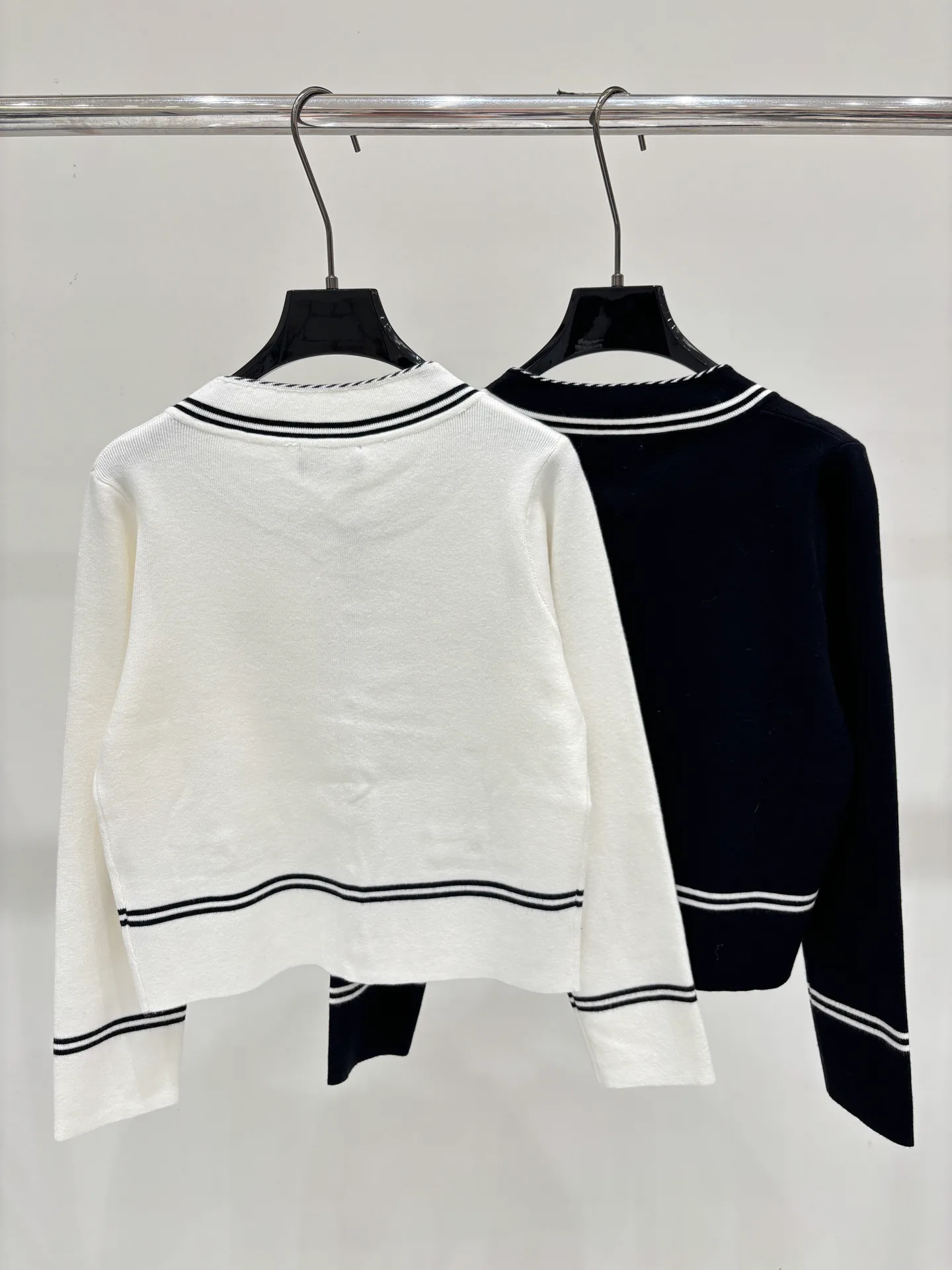 Women's Jumpers And Sweaters CHANEL 18331667