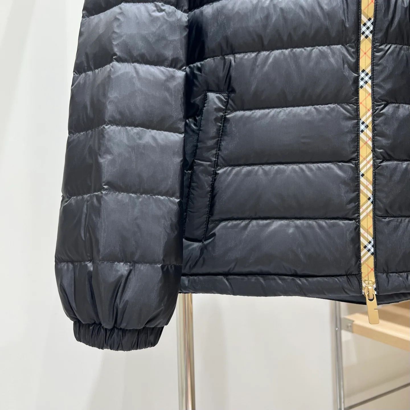 Women's Jackets And Down Jackets BURBERRY 18110899