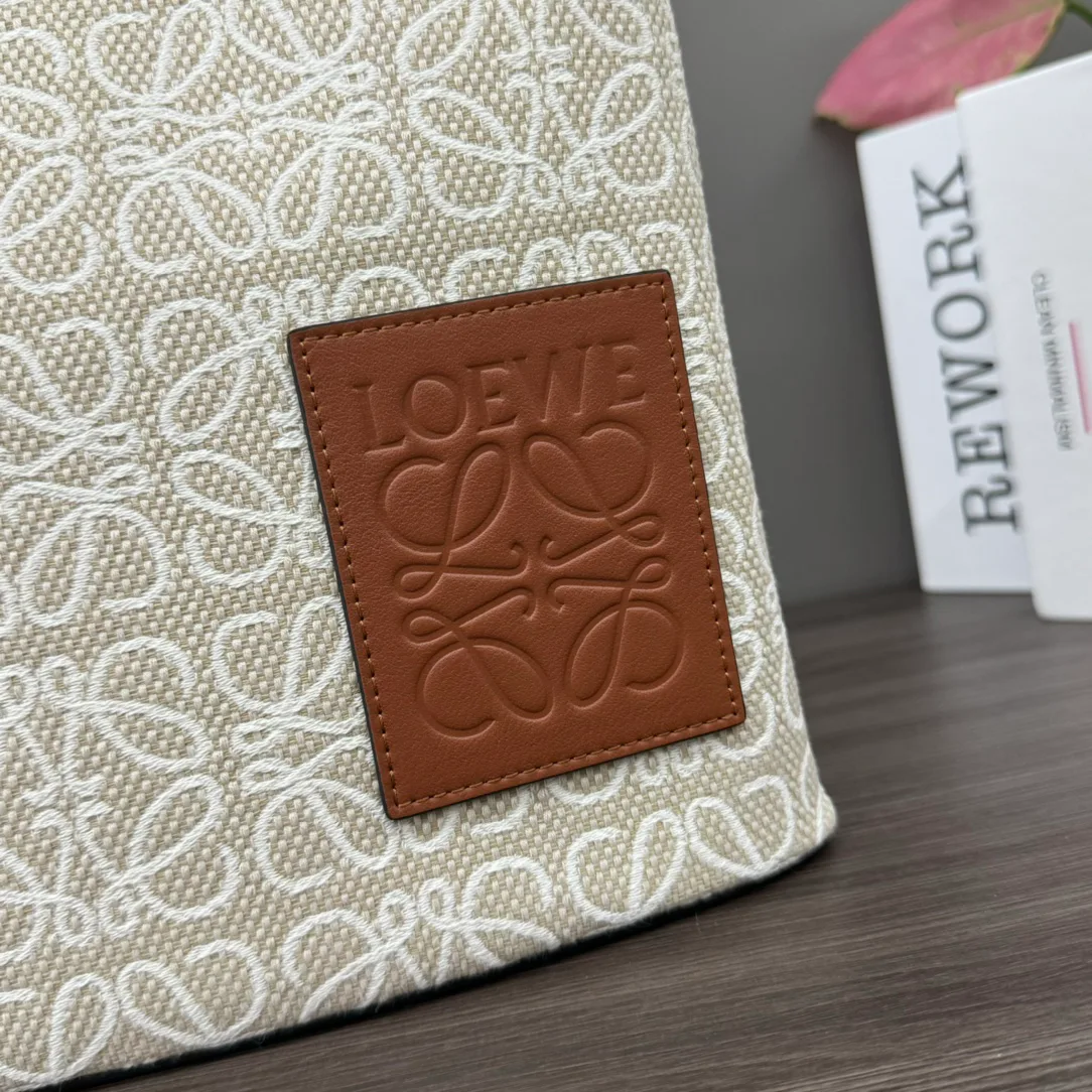 Women's Clutches LOEWE 18116450