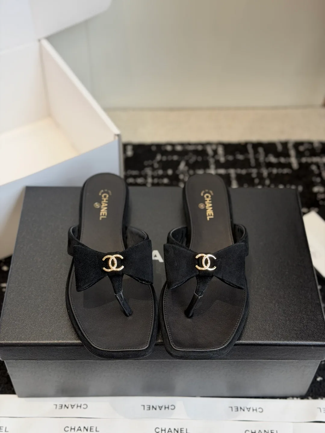 Women's Flip-Flops CHANEL 17740569