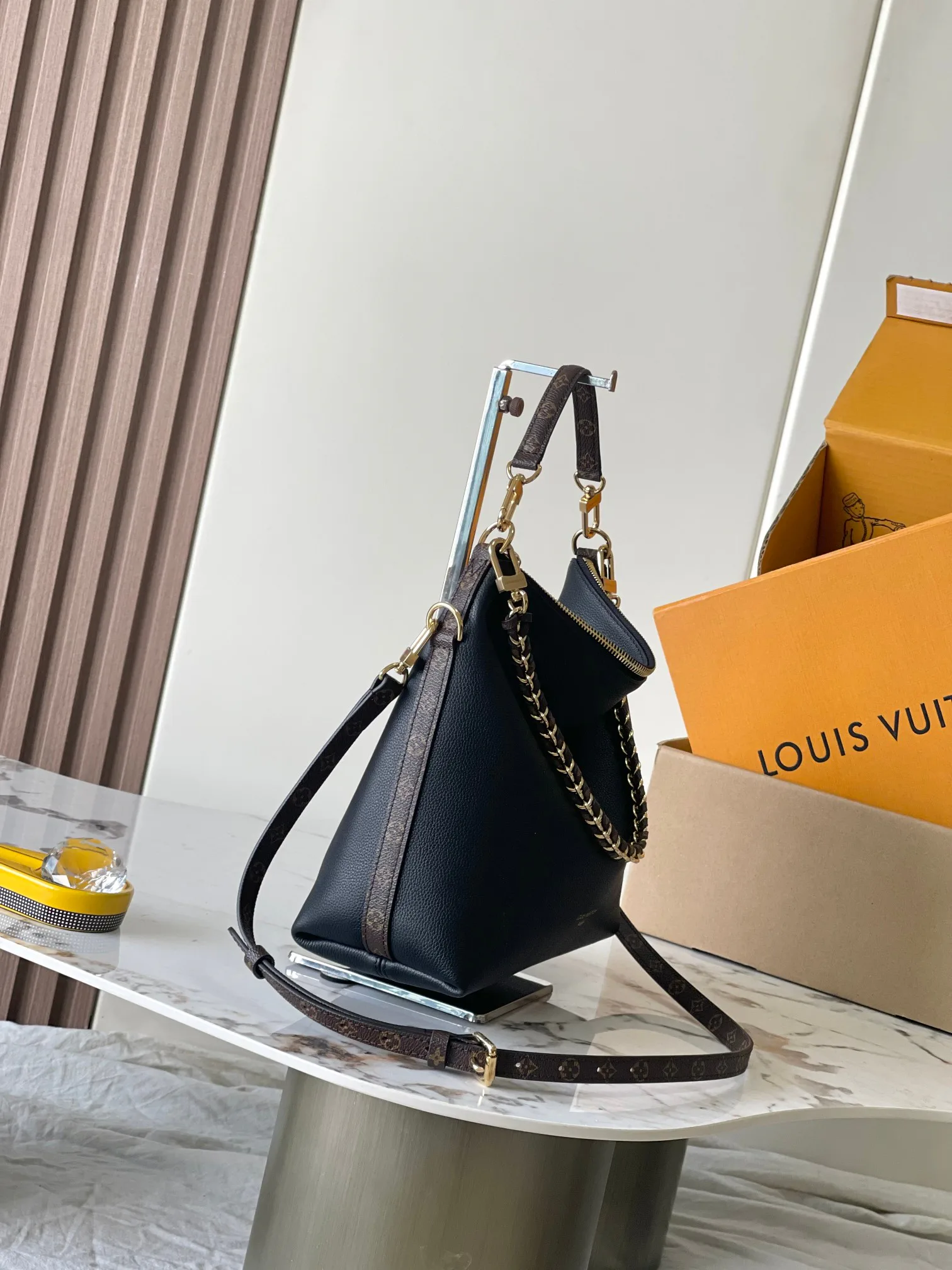Women's Classic Handbags LOUIS VUITTON 18521046