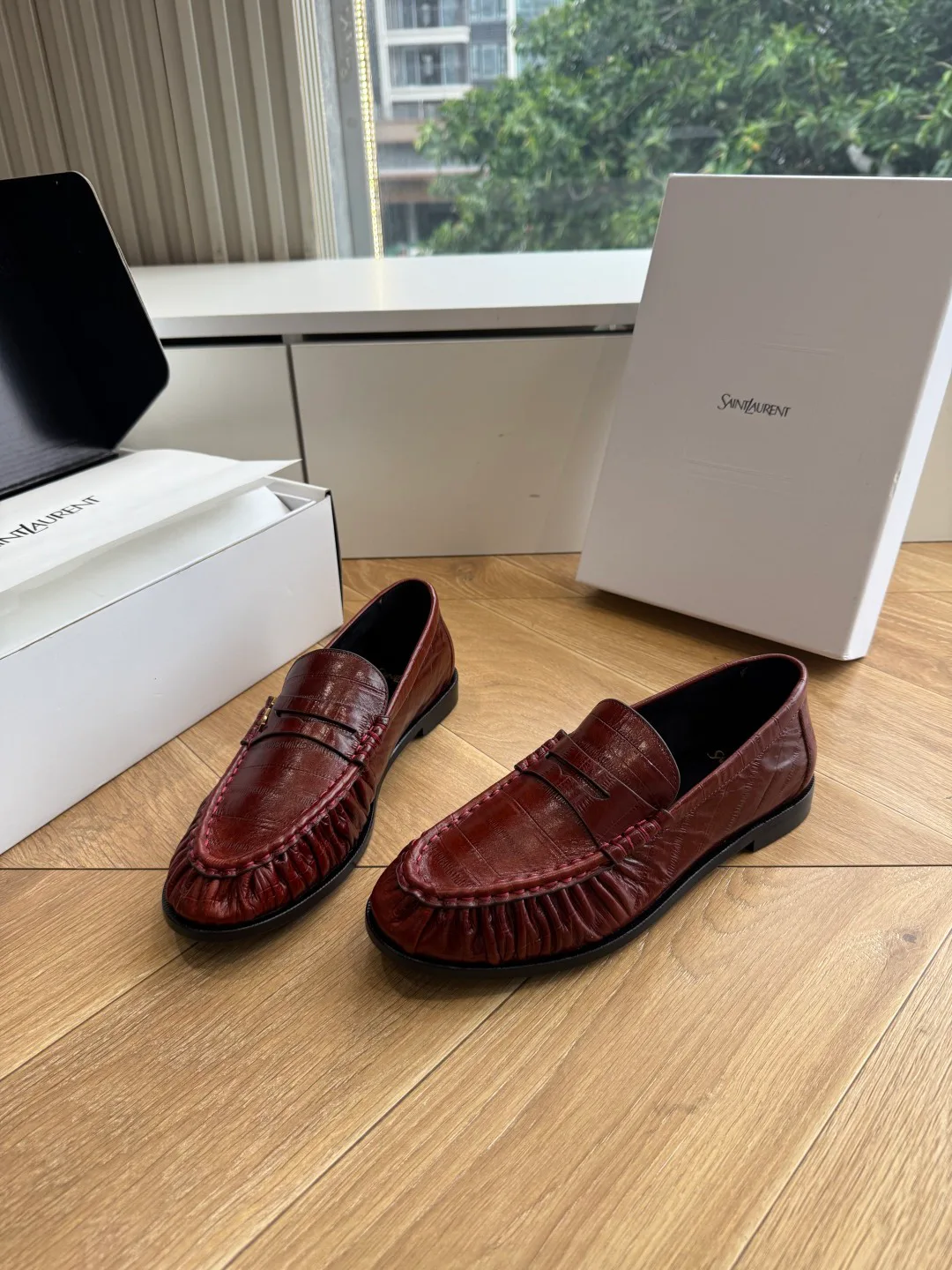 Women's Loafers And Moccasins SAINT LAURENT 17781555
