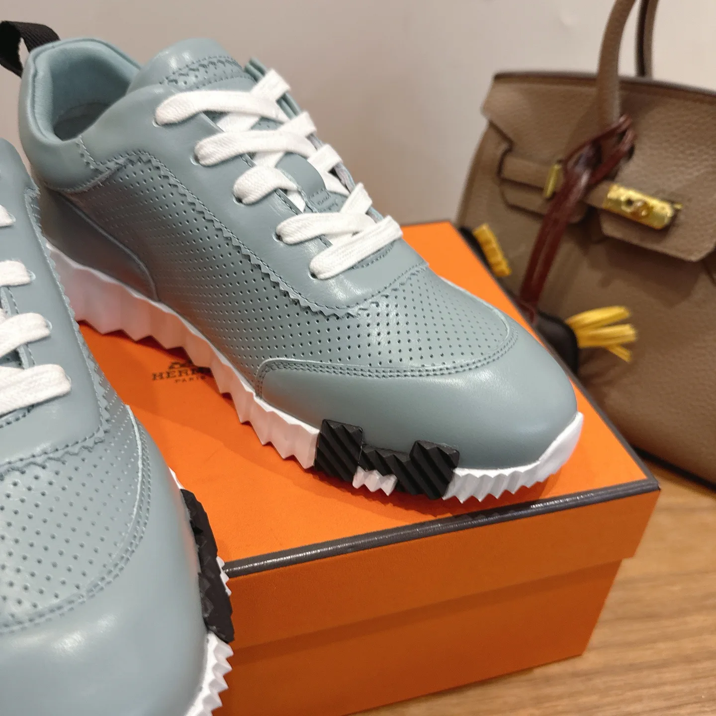 Women's Sneakers HERMES 17414537