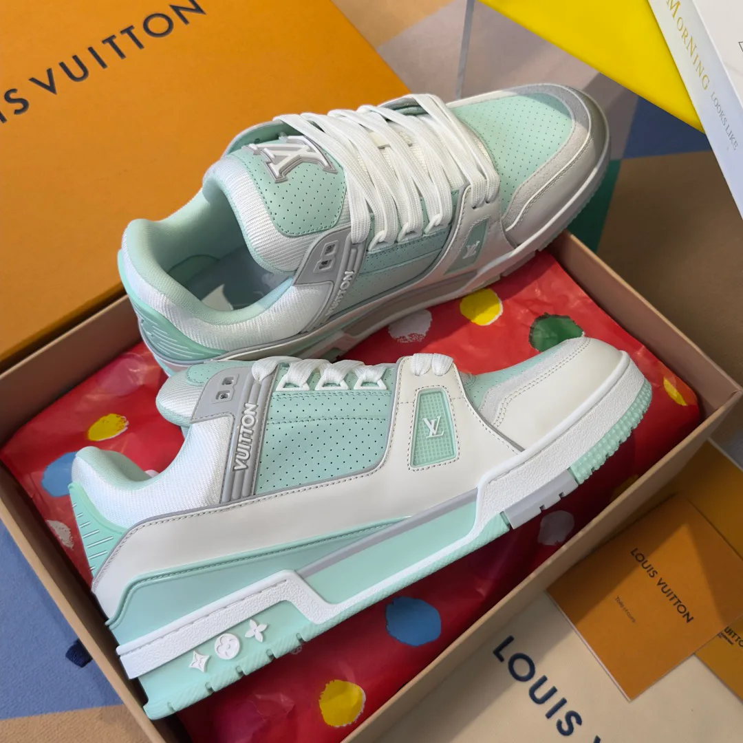 Women's Sneakers LOUIS VUITTON 17483745