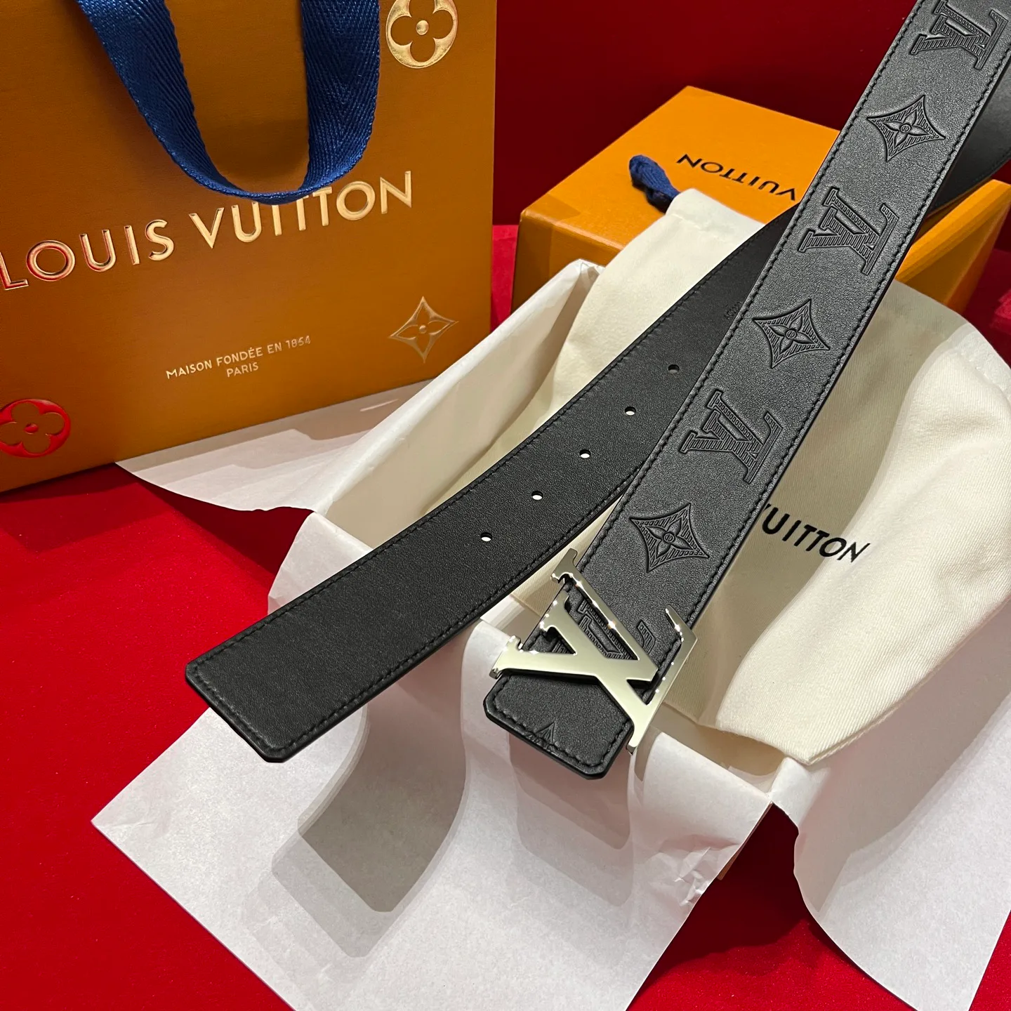 Belts LOUIS VUITTON 17645350