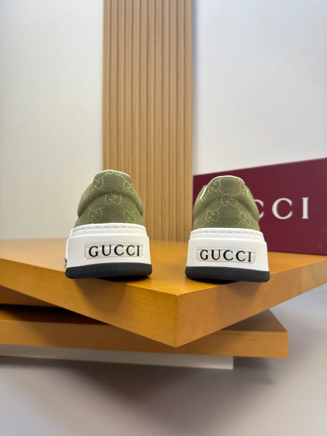 Men's Sneakers GUCCI 17368520