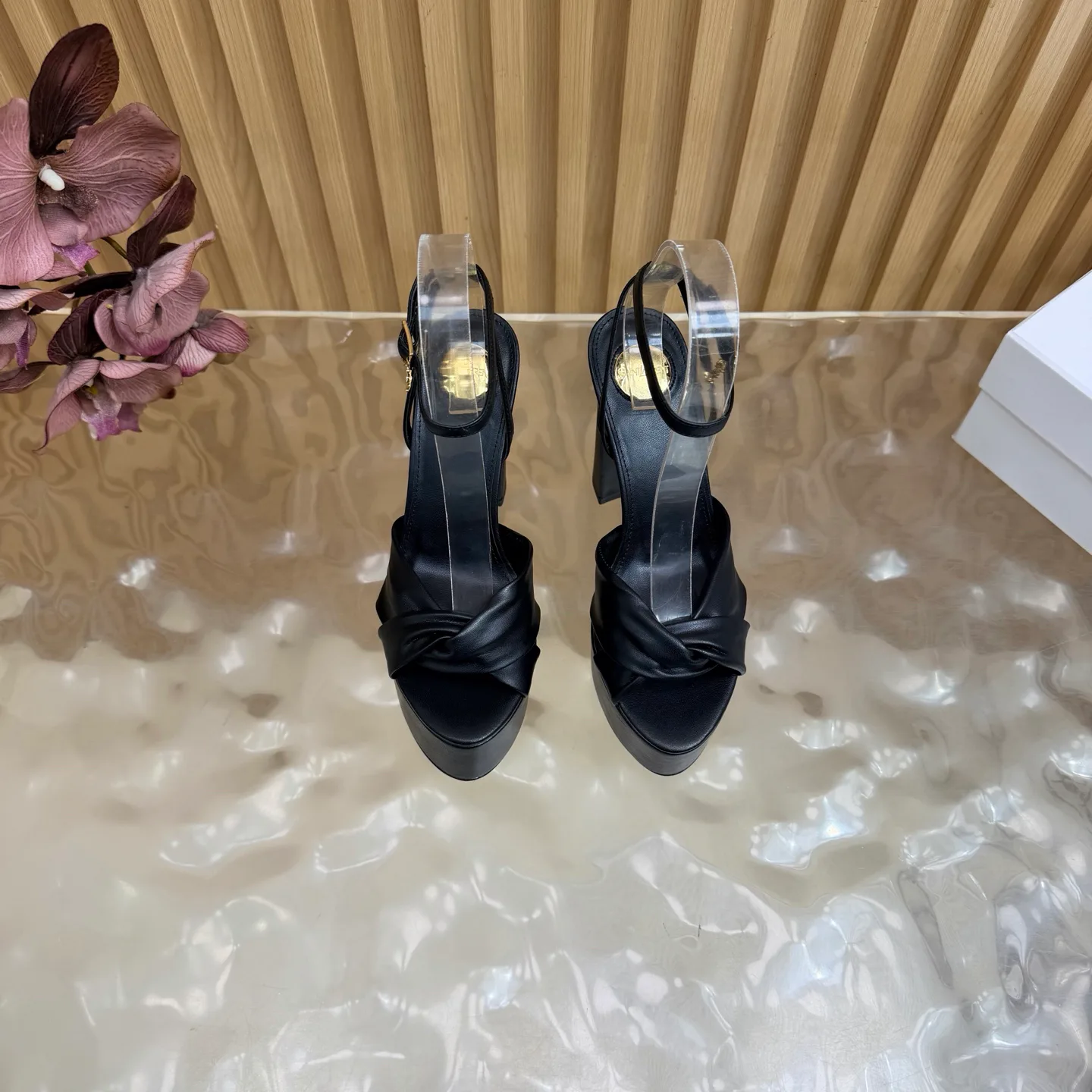 Women's Open-Toe Sandals SAINT LAURENT 18235636