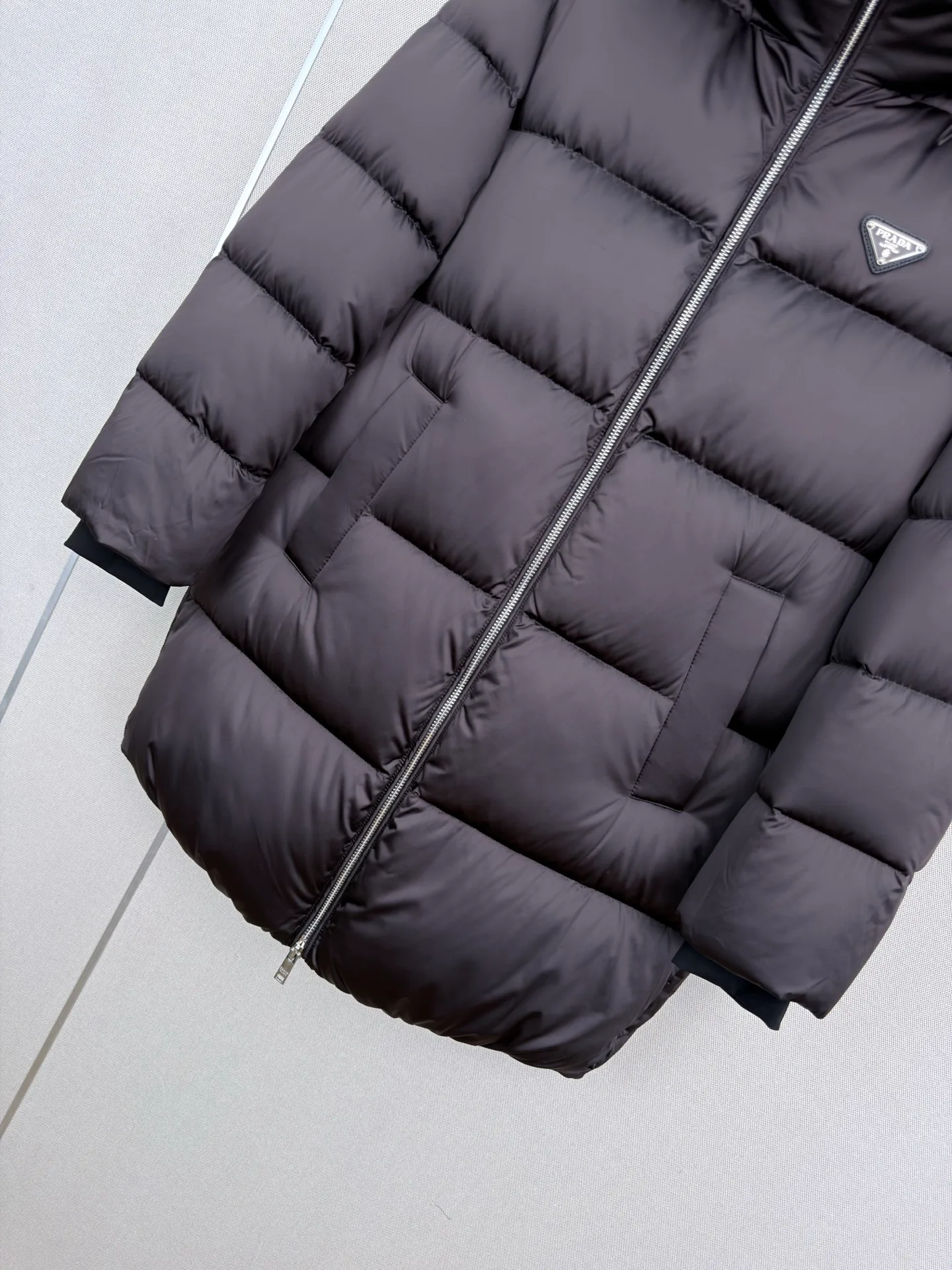 Куртки И Пуховики Женские Prada 18600979