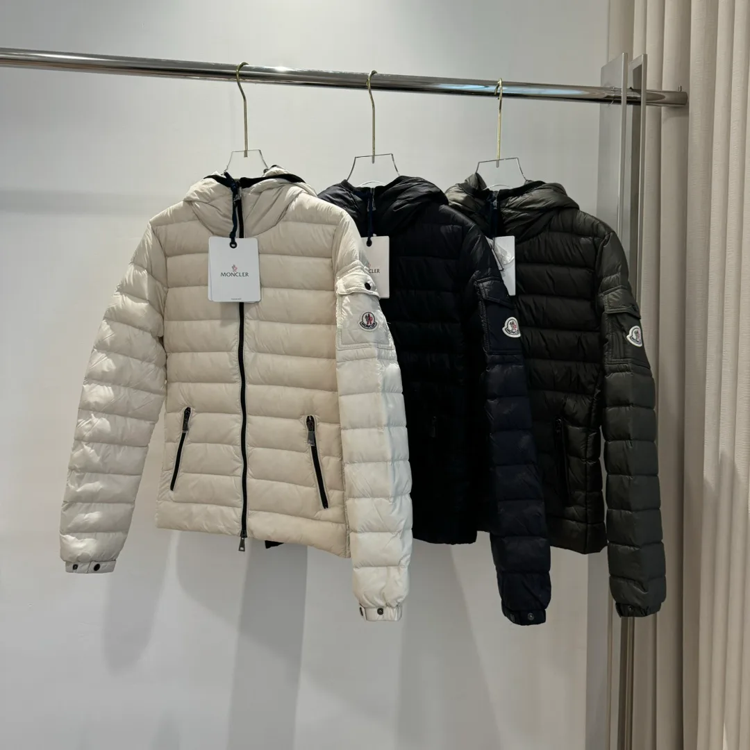 Women's Jackets And Down Jackets MONCLER 18002195
