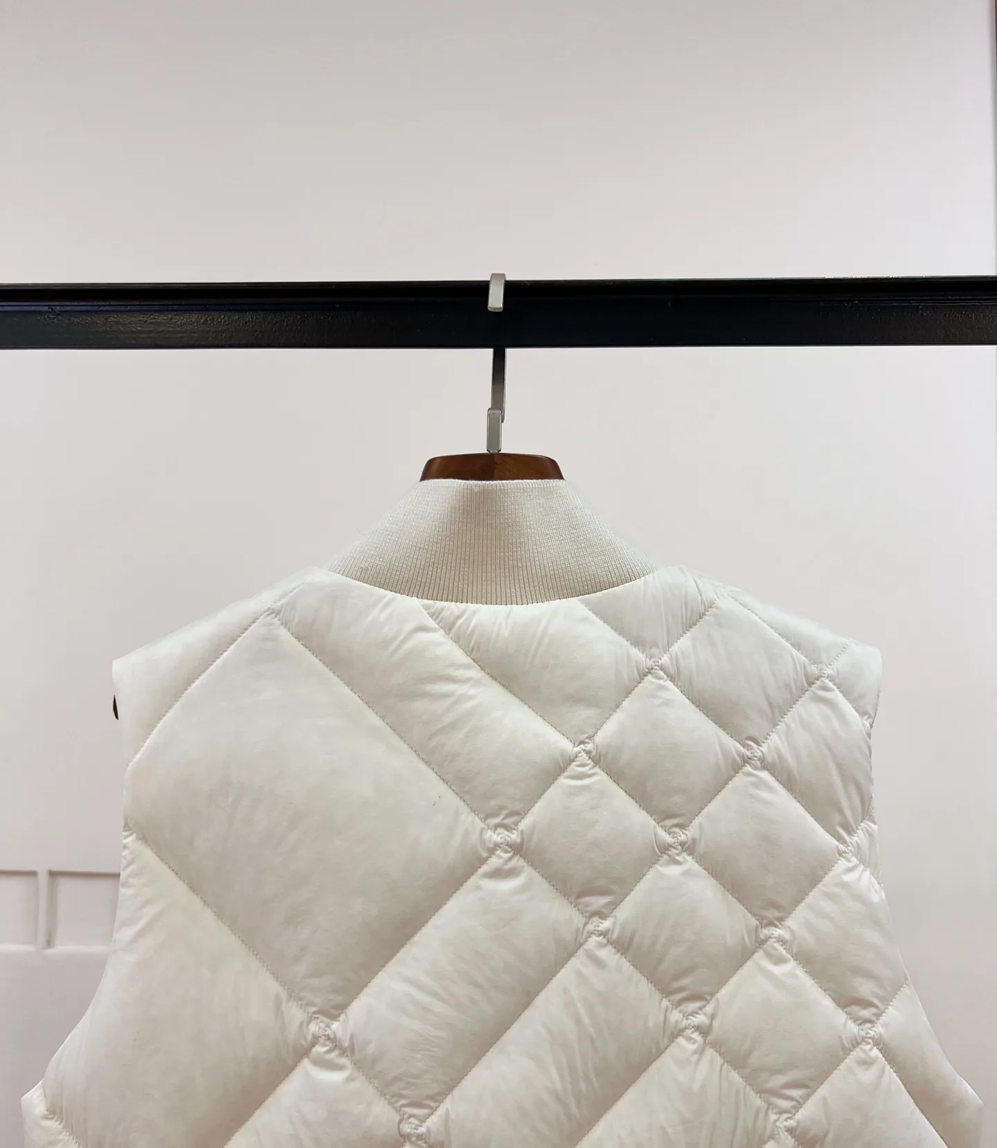 Women's Vests BURBERRY 17964776