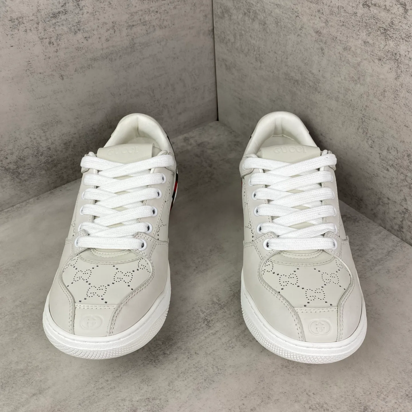 Women's Sneakers GUCCI 18437399
