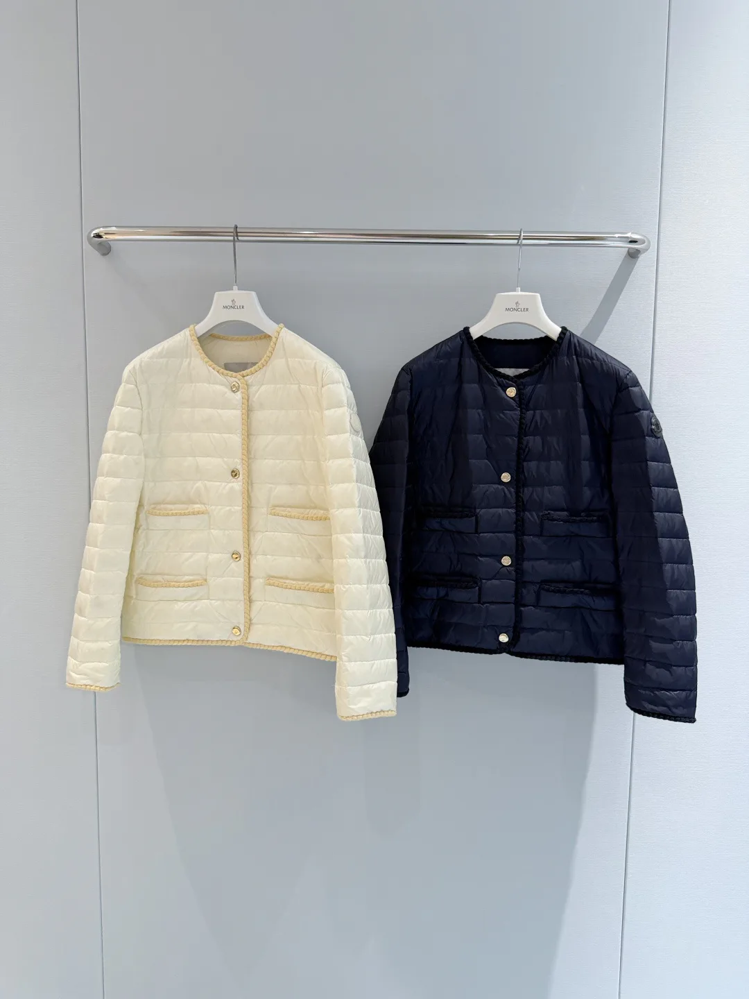 Women's Jackets And Down Jackets MONCLER 18184935