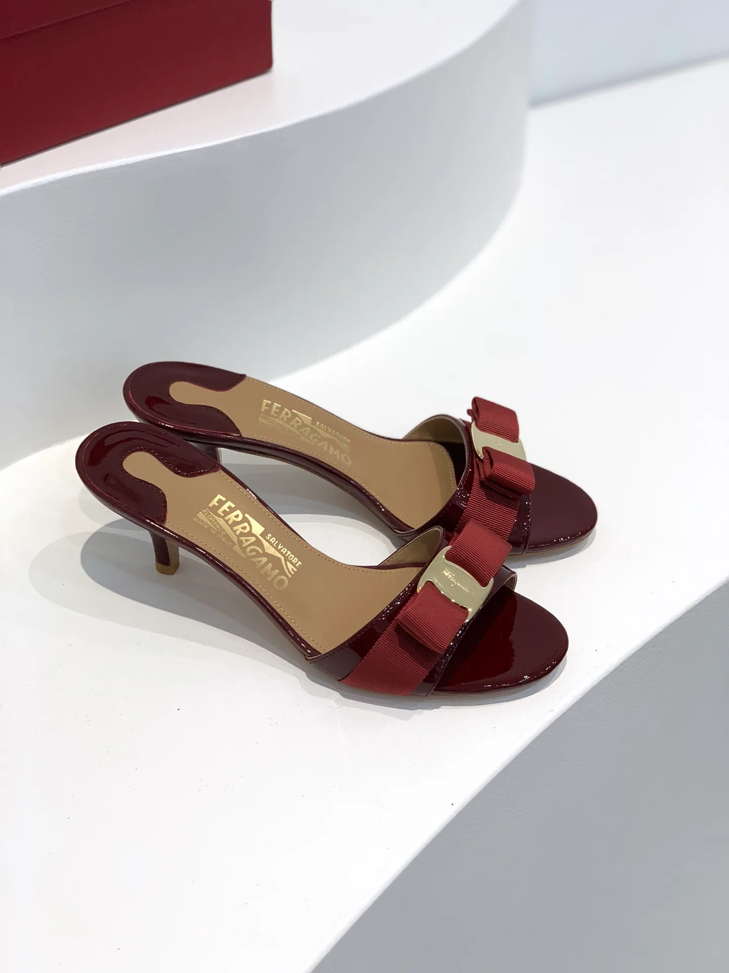 Women's Open-Toe Sandals SALVATORE FERRAGAMO 17642544