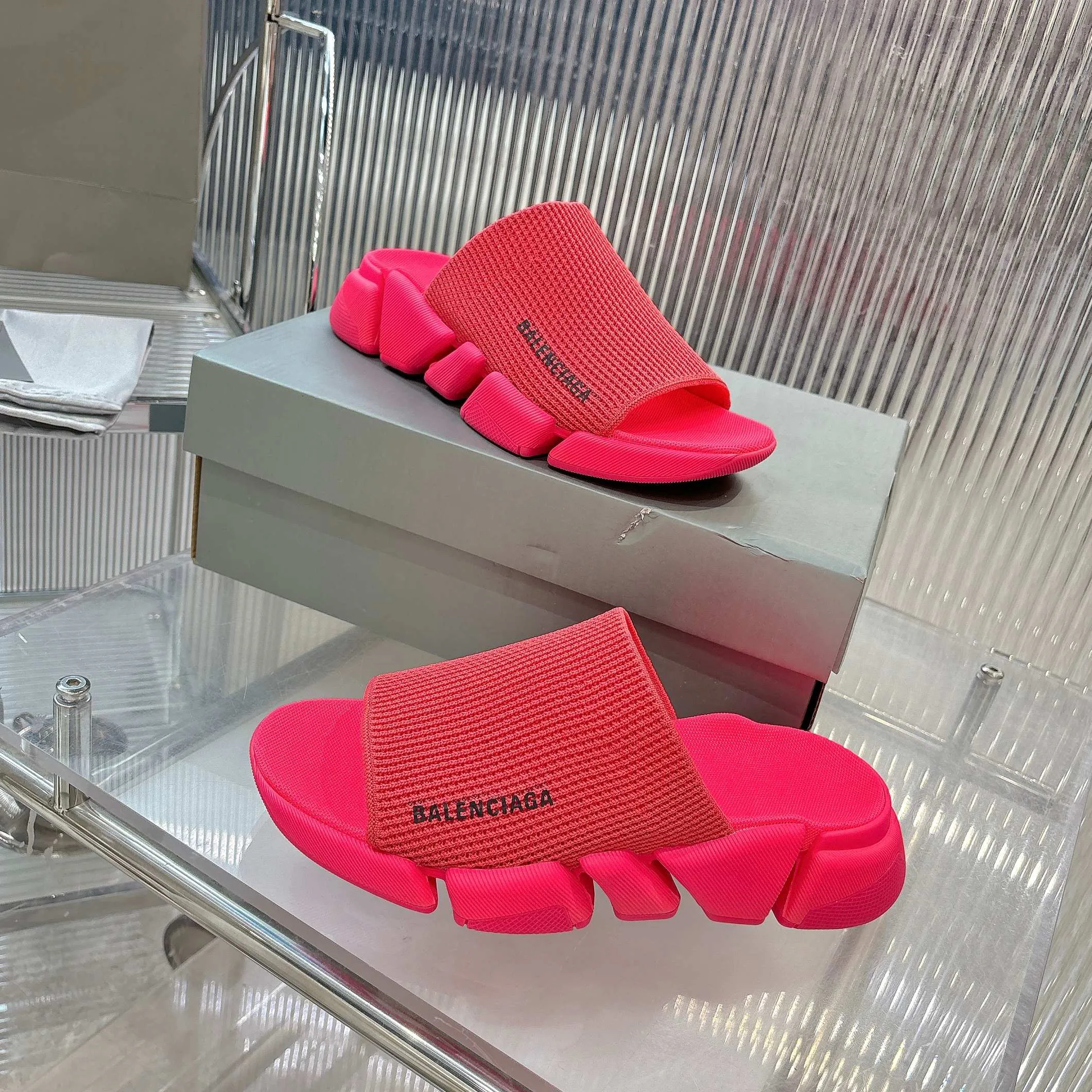 Women's Flip-Flops BALENCIAGA 17182655