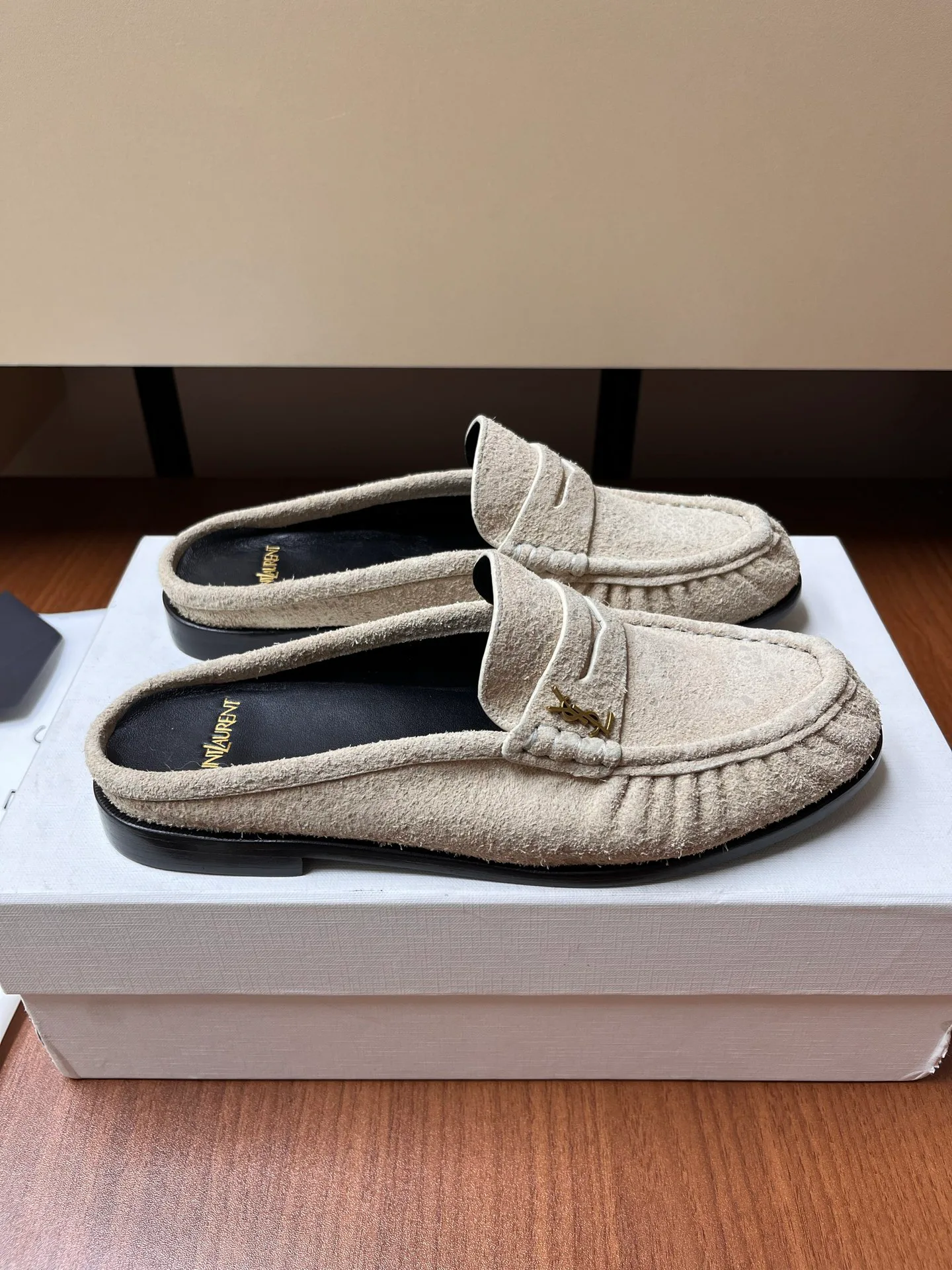 Women's Loafers And Moccasins SAINT LAURENT 18037885
