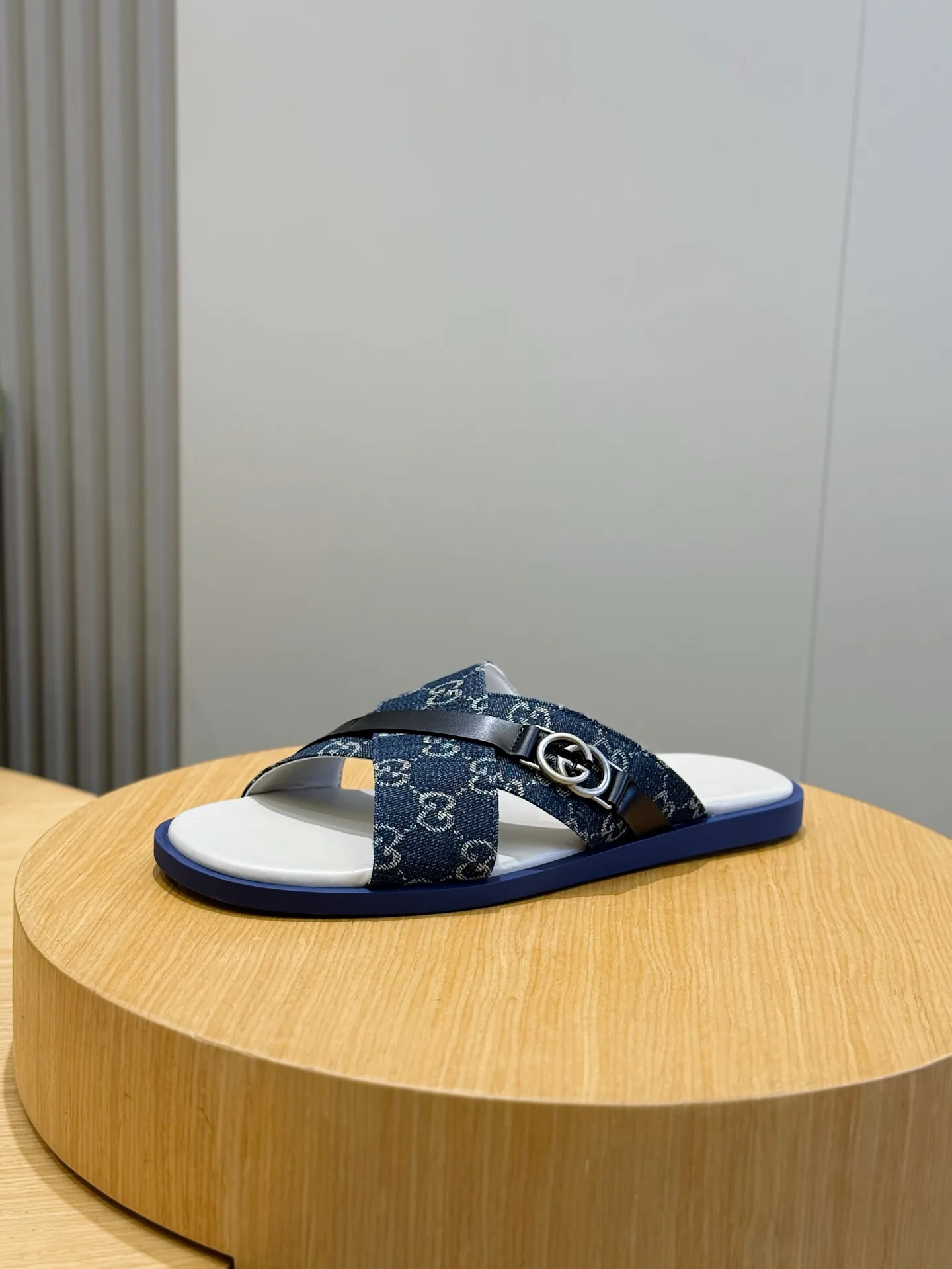 Men's Sandals GUCCI 18103504