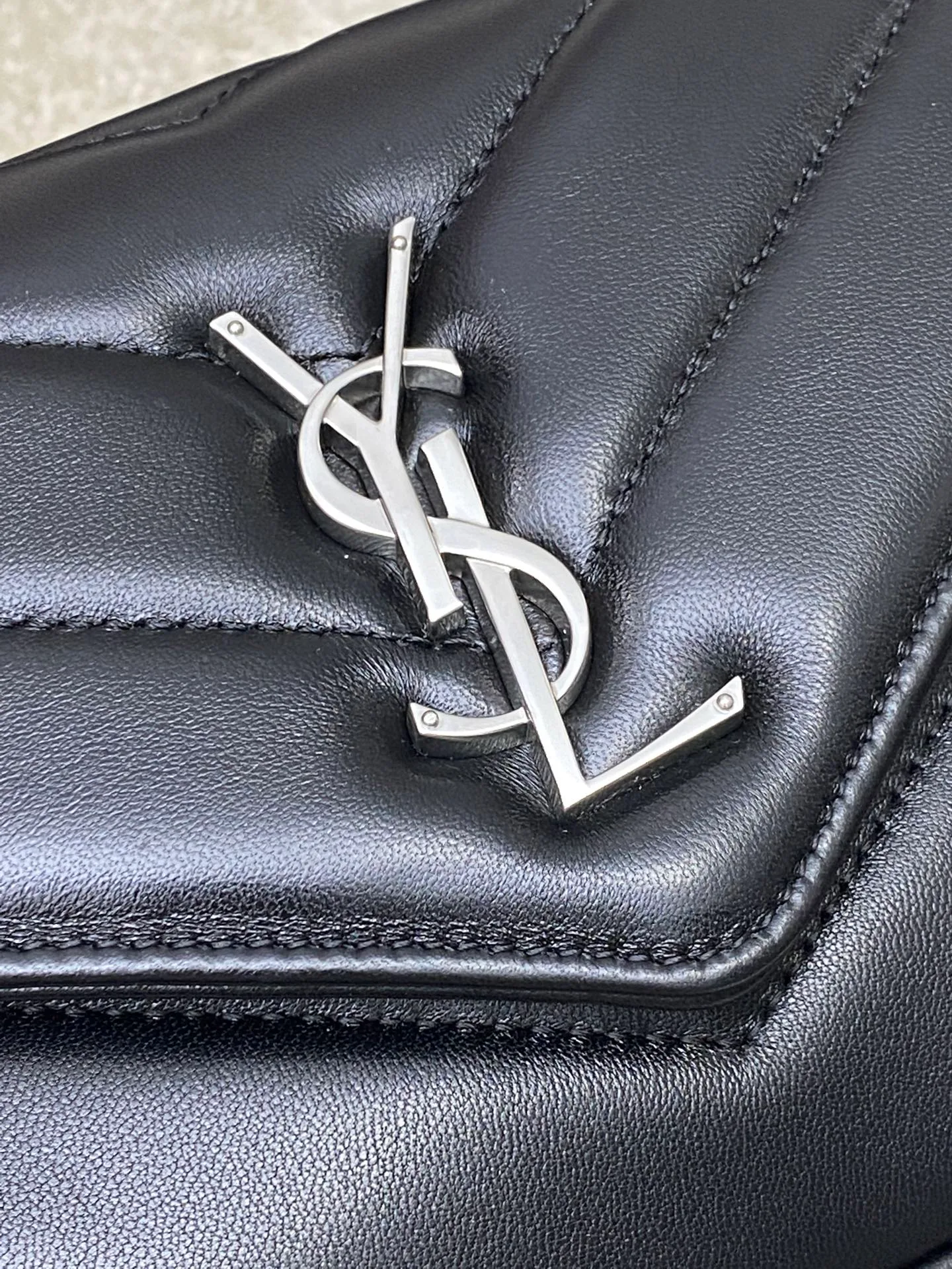 Women's Classic Handbags SAINT LAURENT 17571678