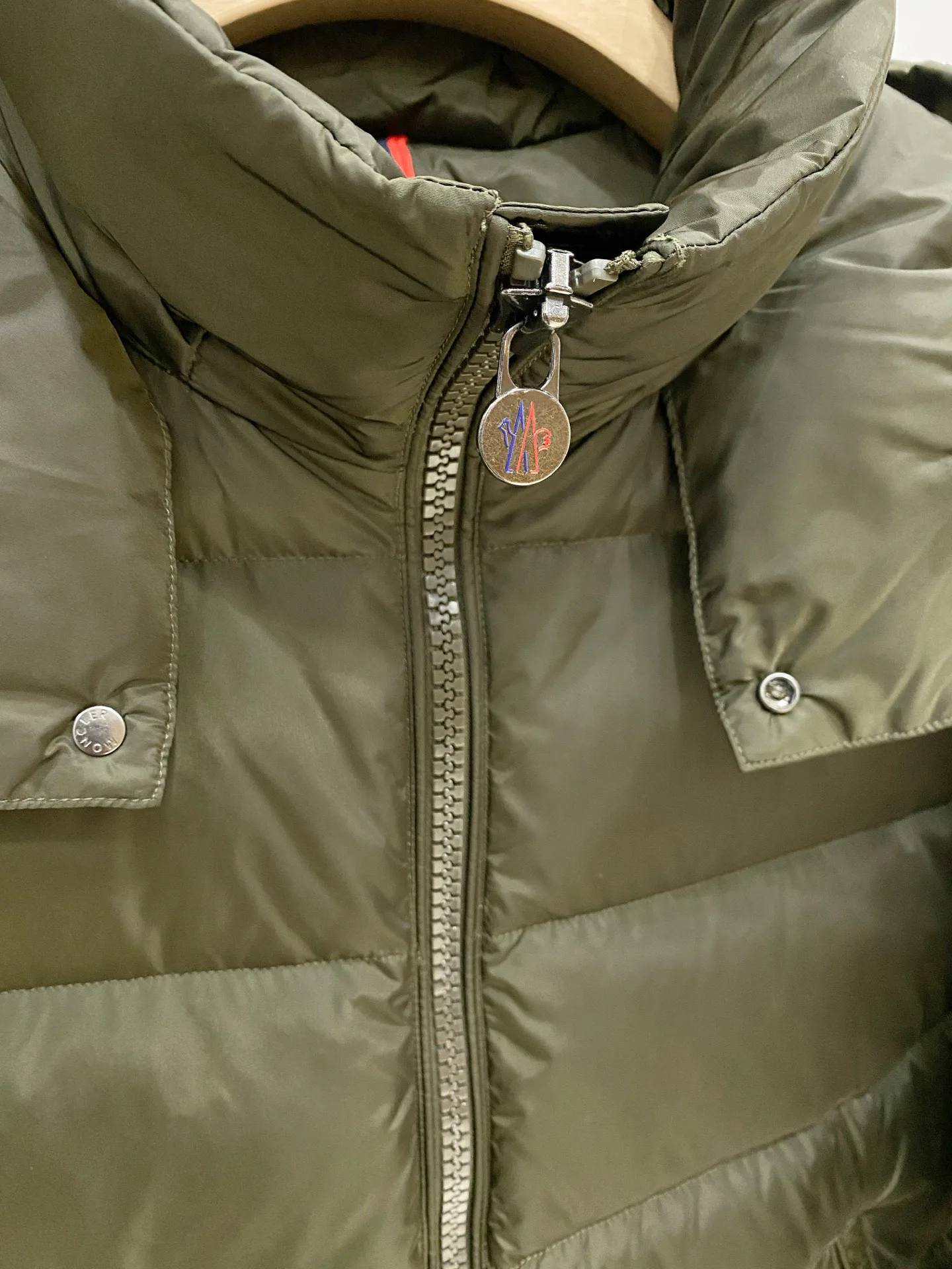 Men's Jackets And Down Jackets MONCLER 18469479