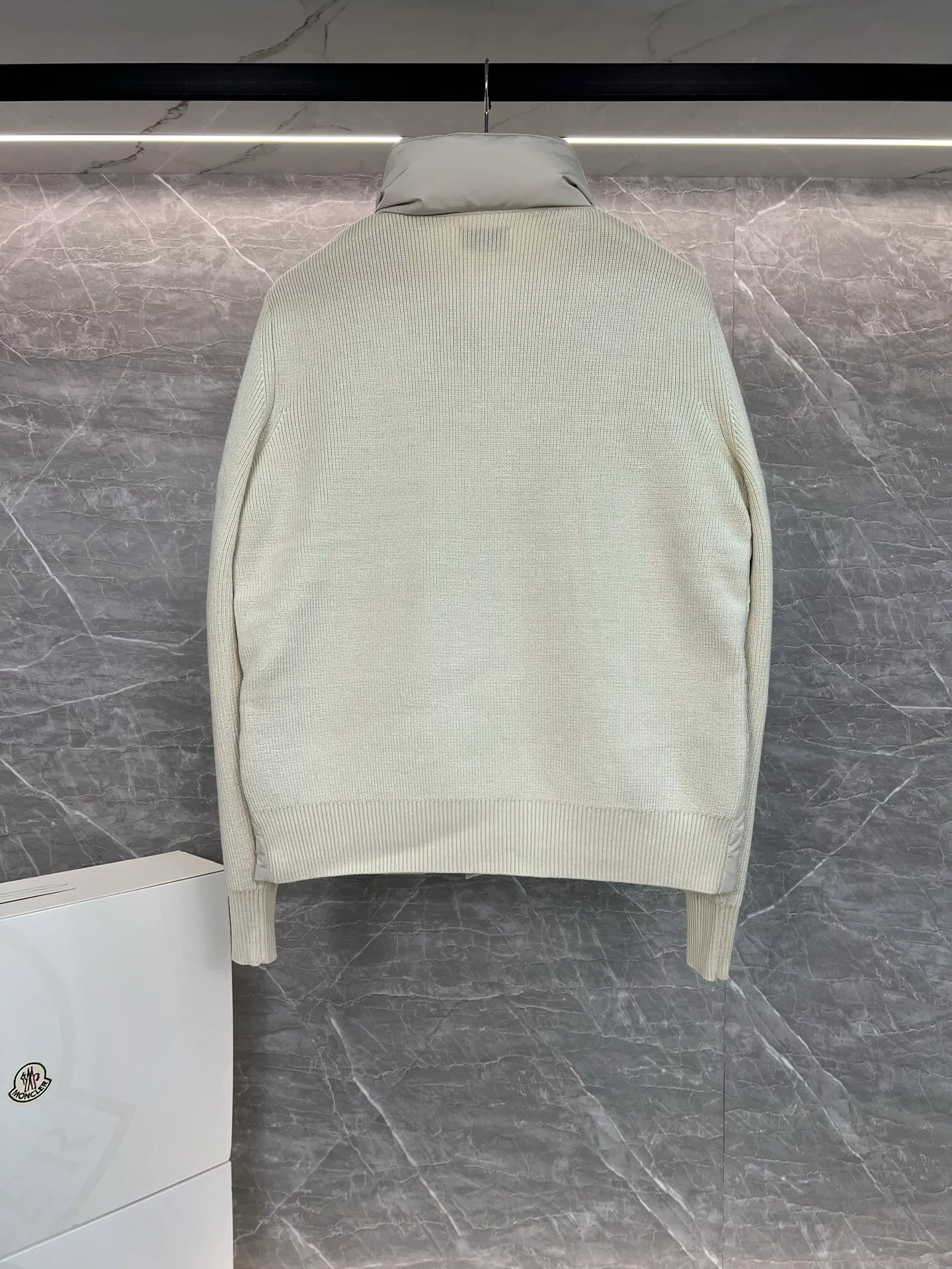 Куртки И Пуховики Мужские Moncler 18599837