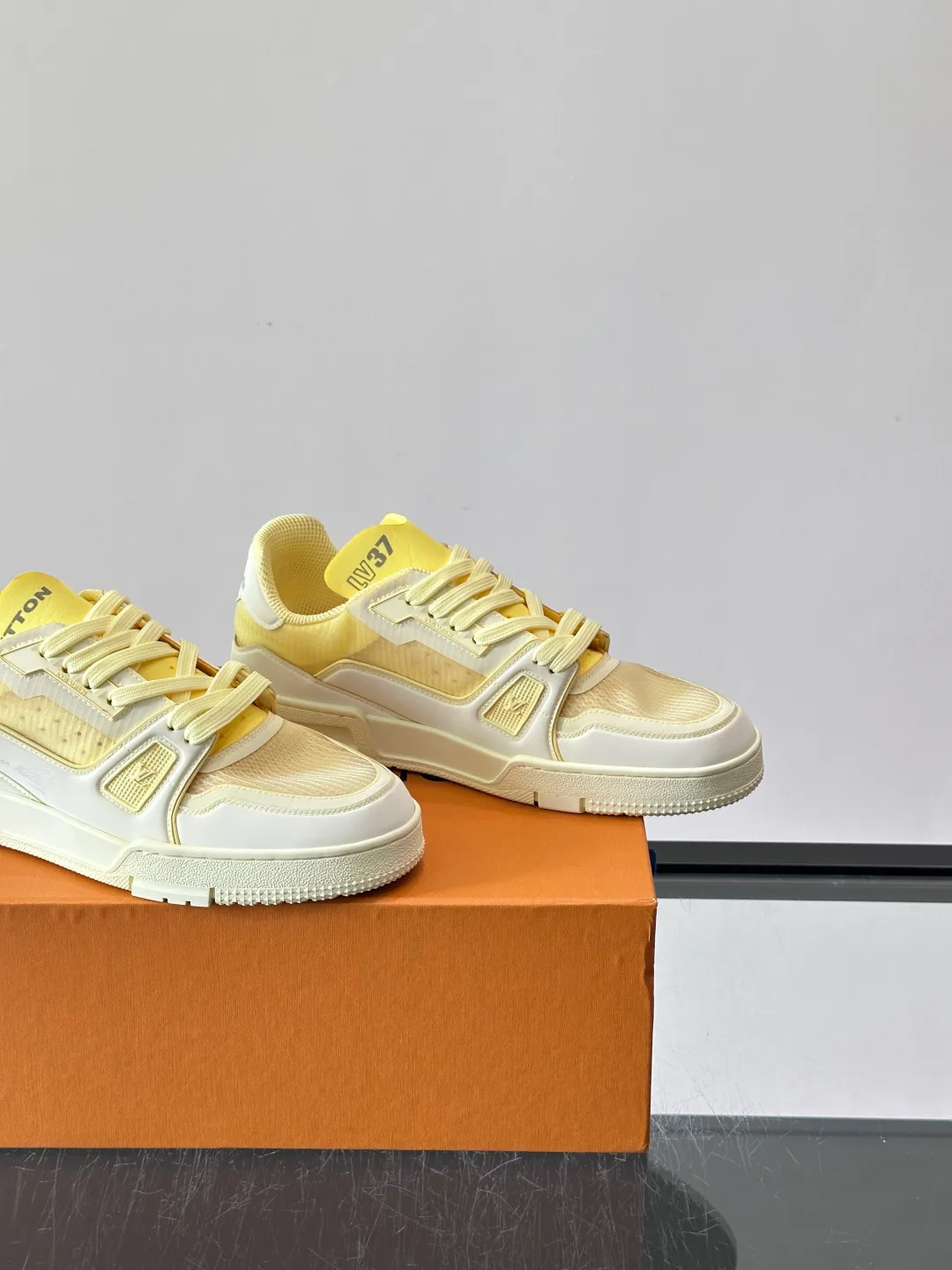 Men's Sneakers LOUIS VUITTON 17349439