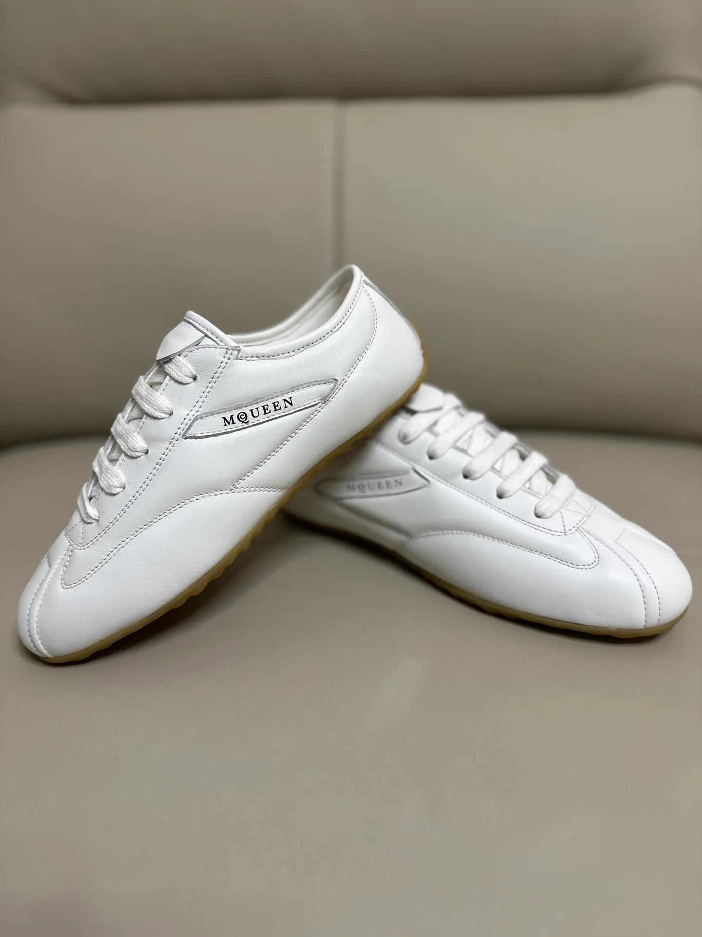 Кроссовки Женские Alexander Mcqueen 18616723