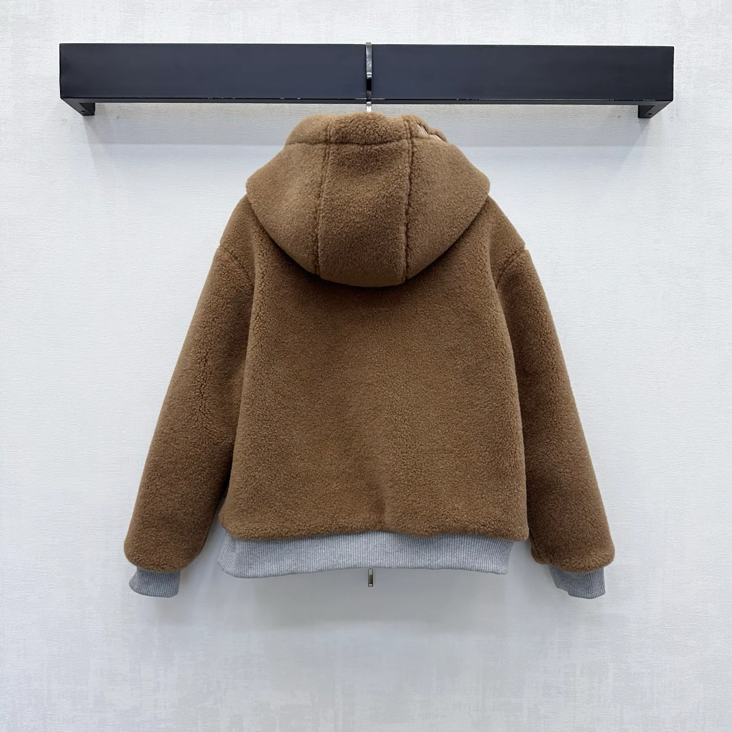 Women's Jackets And Down Jackets LOUIS VUITTON 18279118