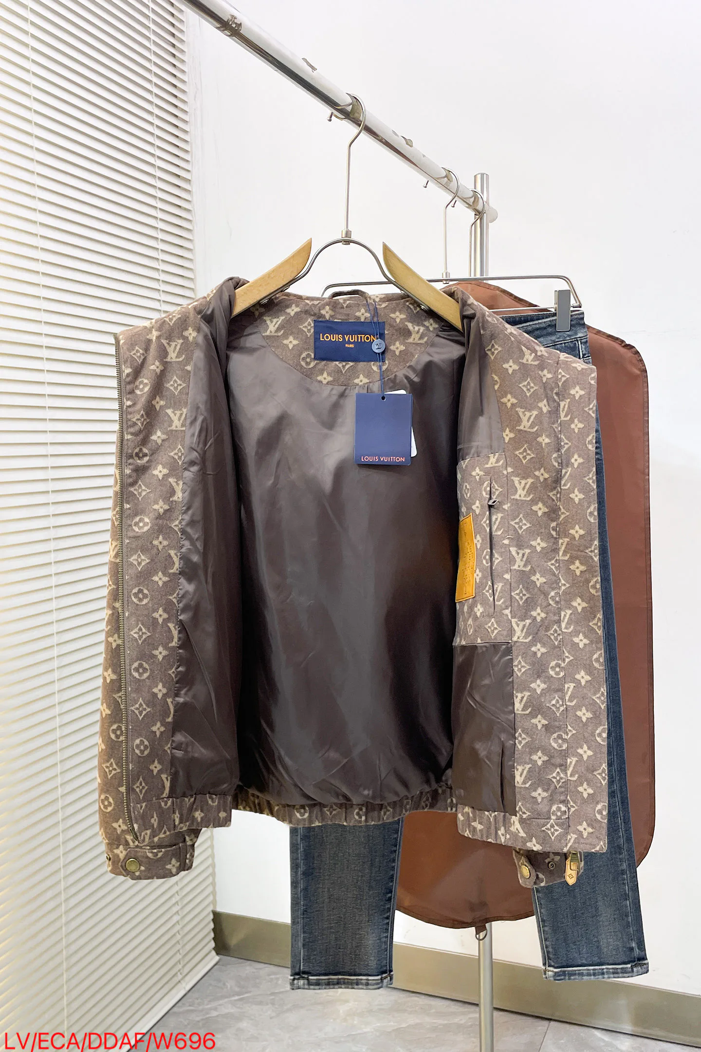 Men's Jackets And Down Jackets LOUIS VUITTON 18068539