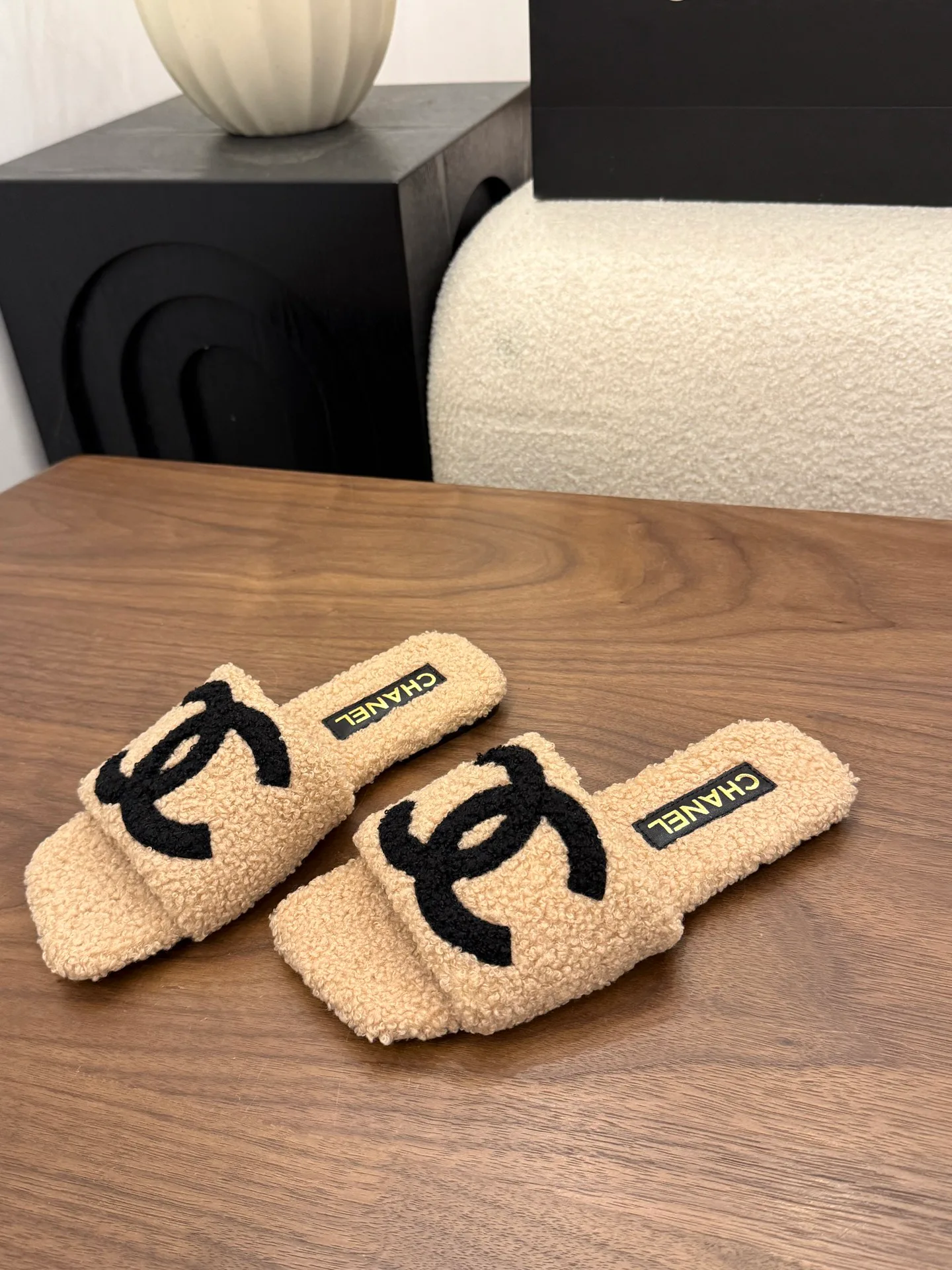 Women's Slippers CHANEL 18323302