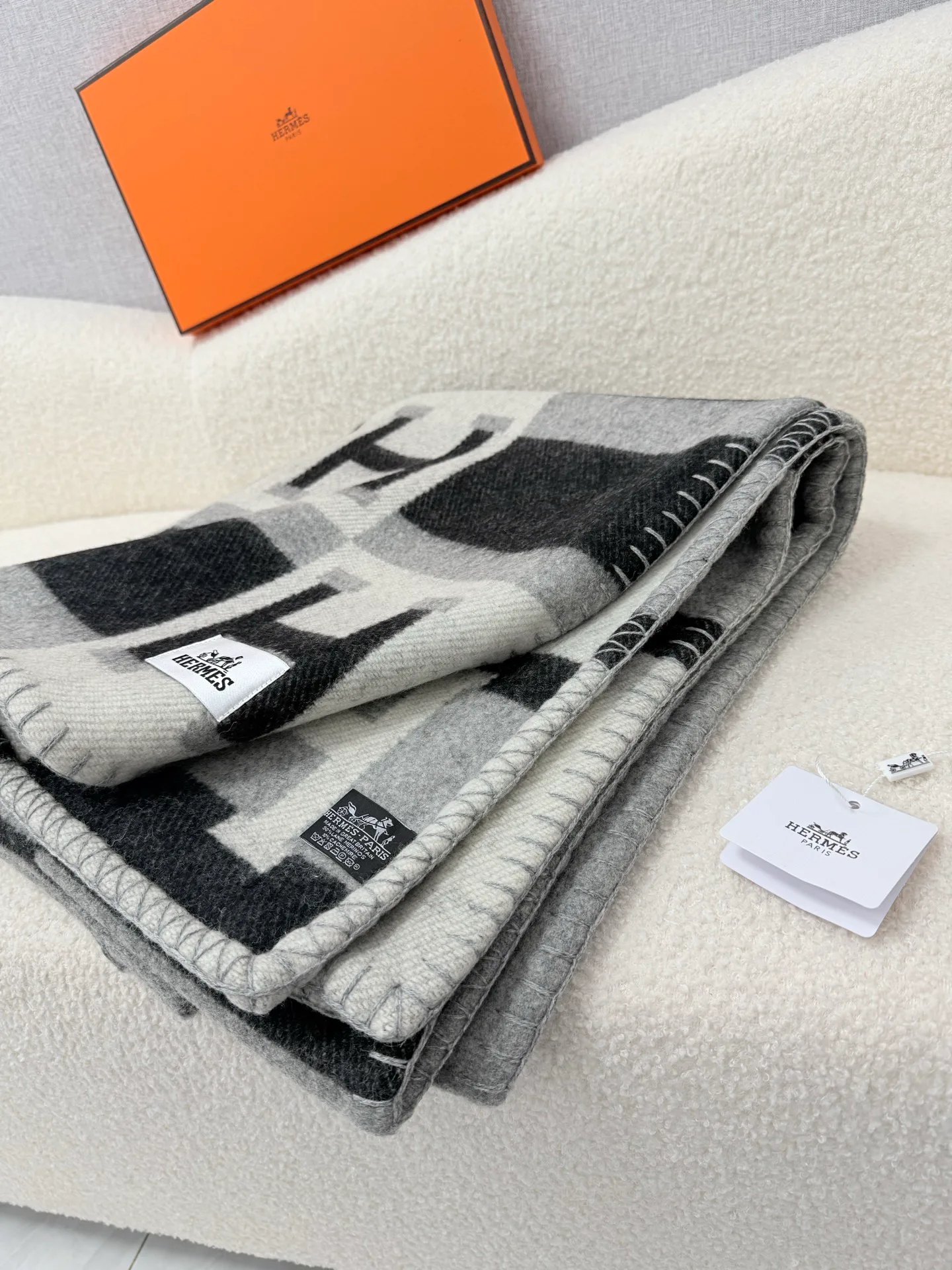 Textiles HERMES 18222650