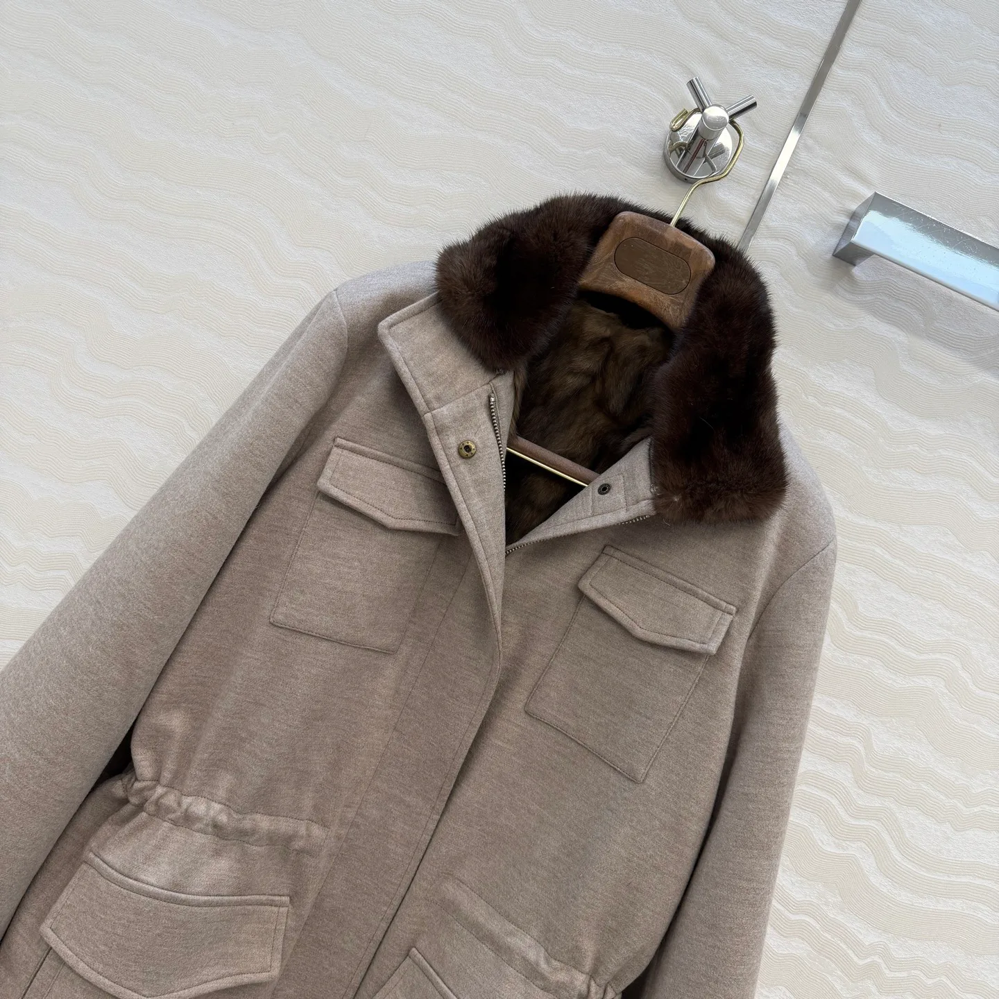 Women's Jackets And Down Jackets LORO PIANA 18115106