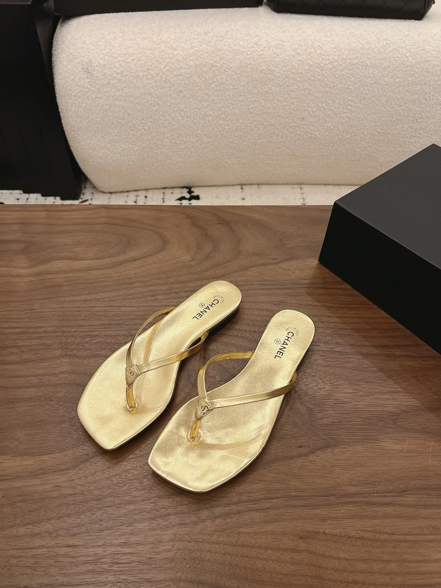 Women's Flip-Flops CHANEL 16944165