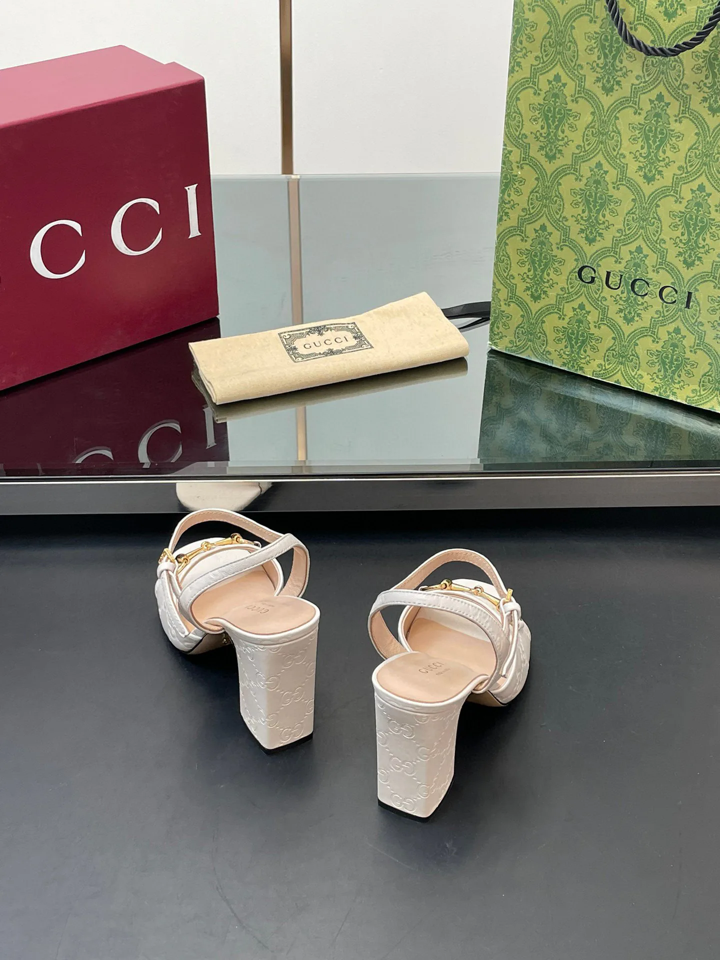 Women's Open-Toe Sandals GUCCI 17614709