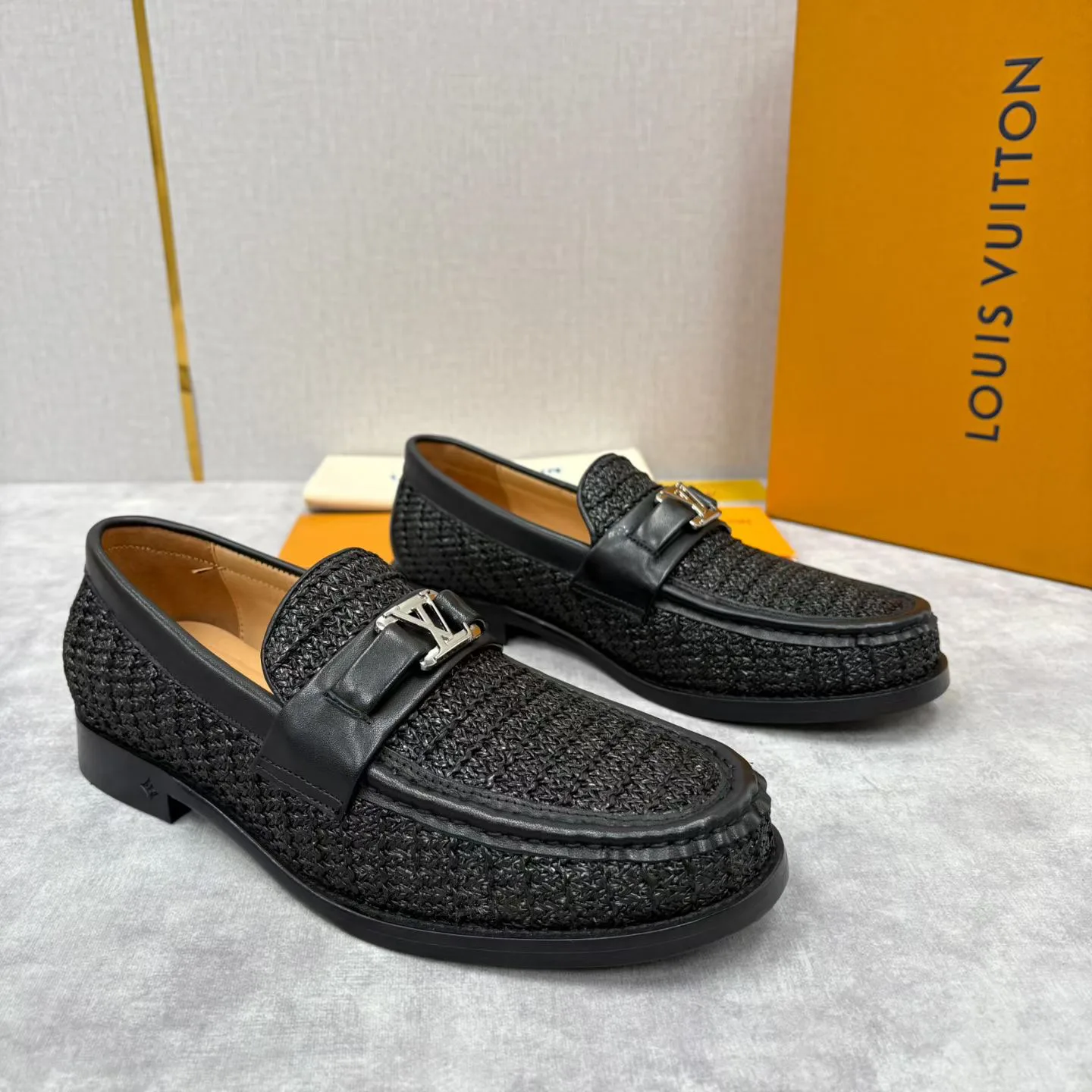 Men's Loafers And Dress Shoes LOUIS VUITTON 18193951