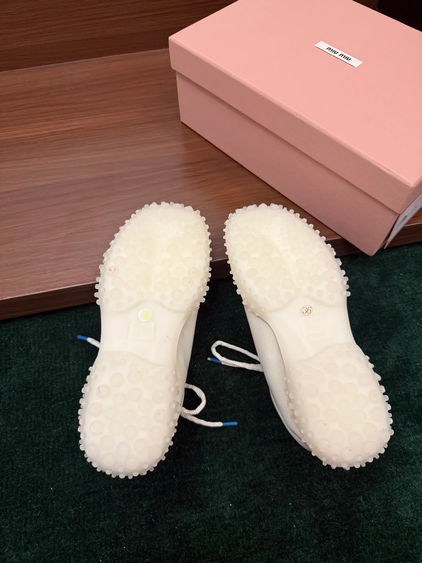 Women's Sneakers MIU MIU 18042052