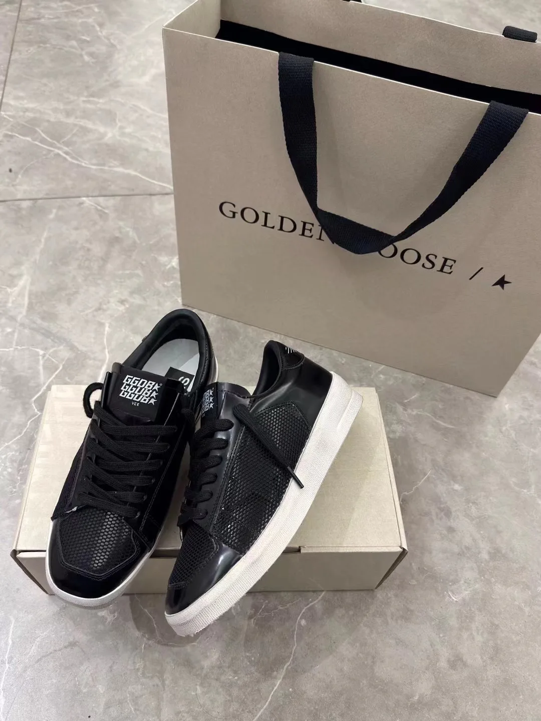 Women's Sneakers GOLDEN GOOSE 18265589