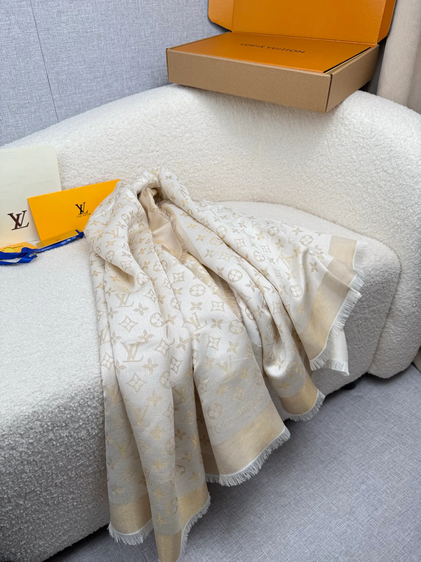 Scarves LOUIS VUITTON 18003388