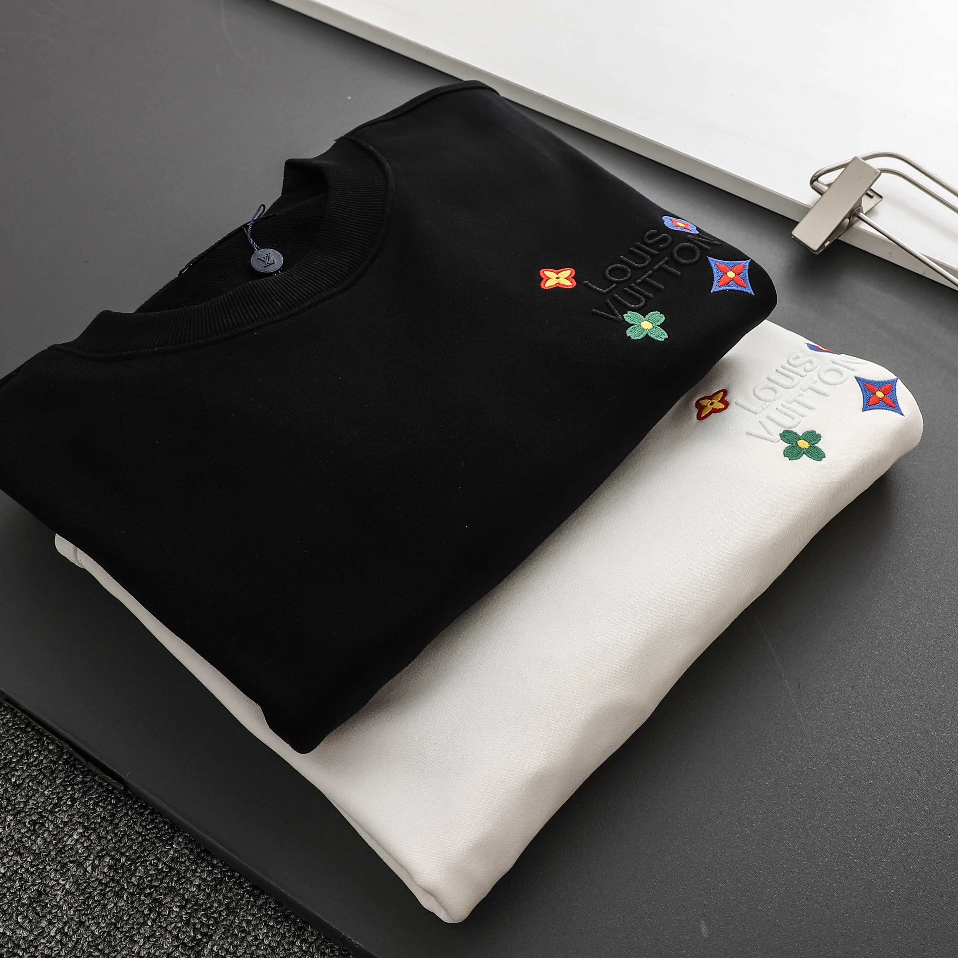 Men's Sweatshirts And Hoodies LOUIS VUITTON 18069548