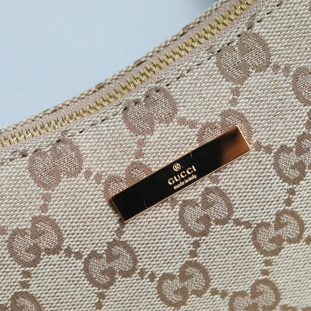 Women's Shoulder Bags GUCCI 17947870