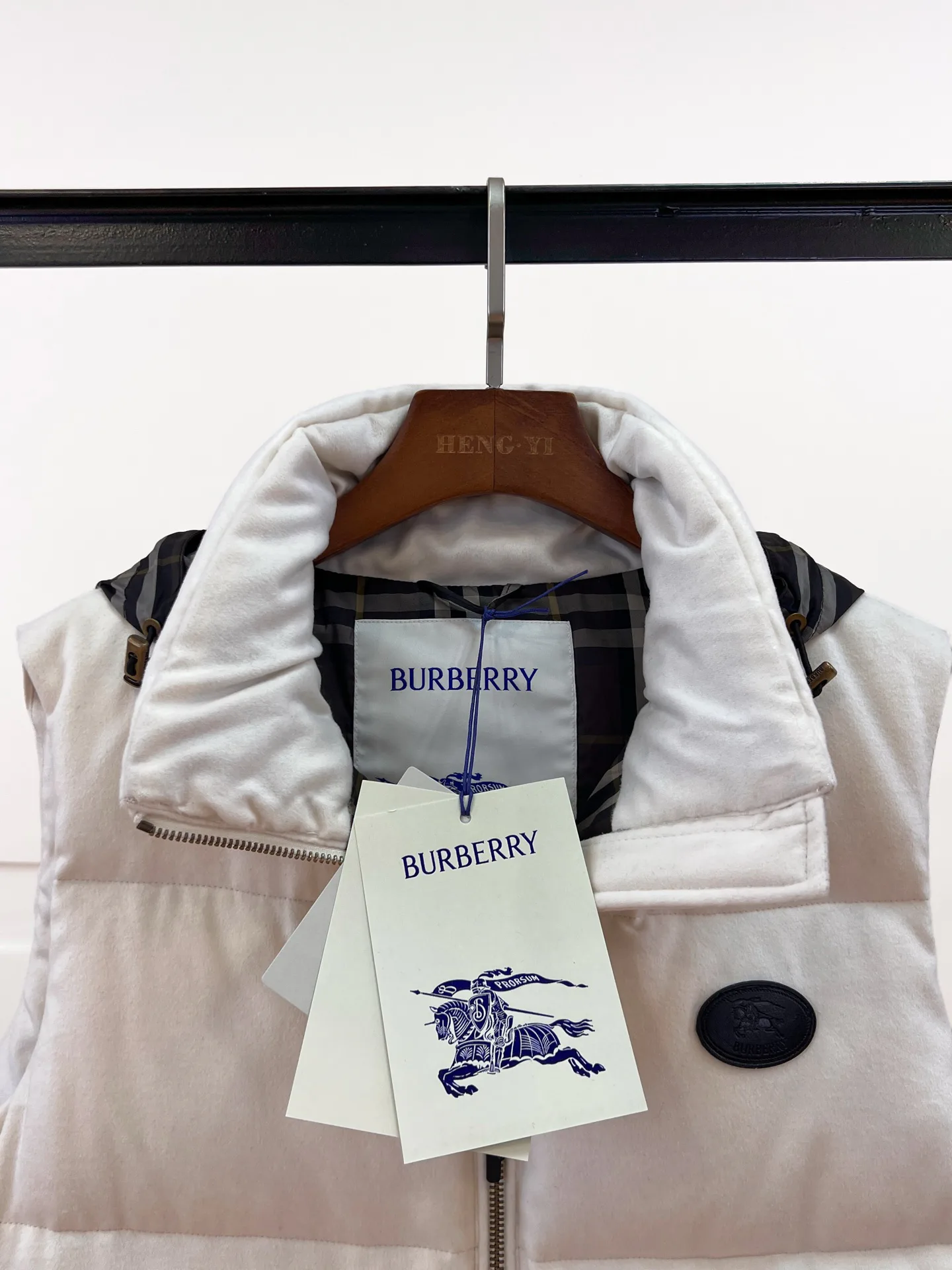 Women's Vests BURBERRY 17964684