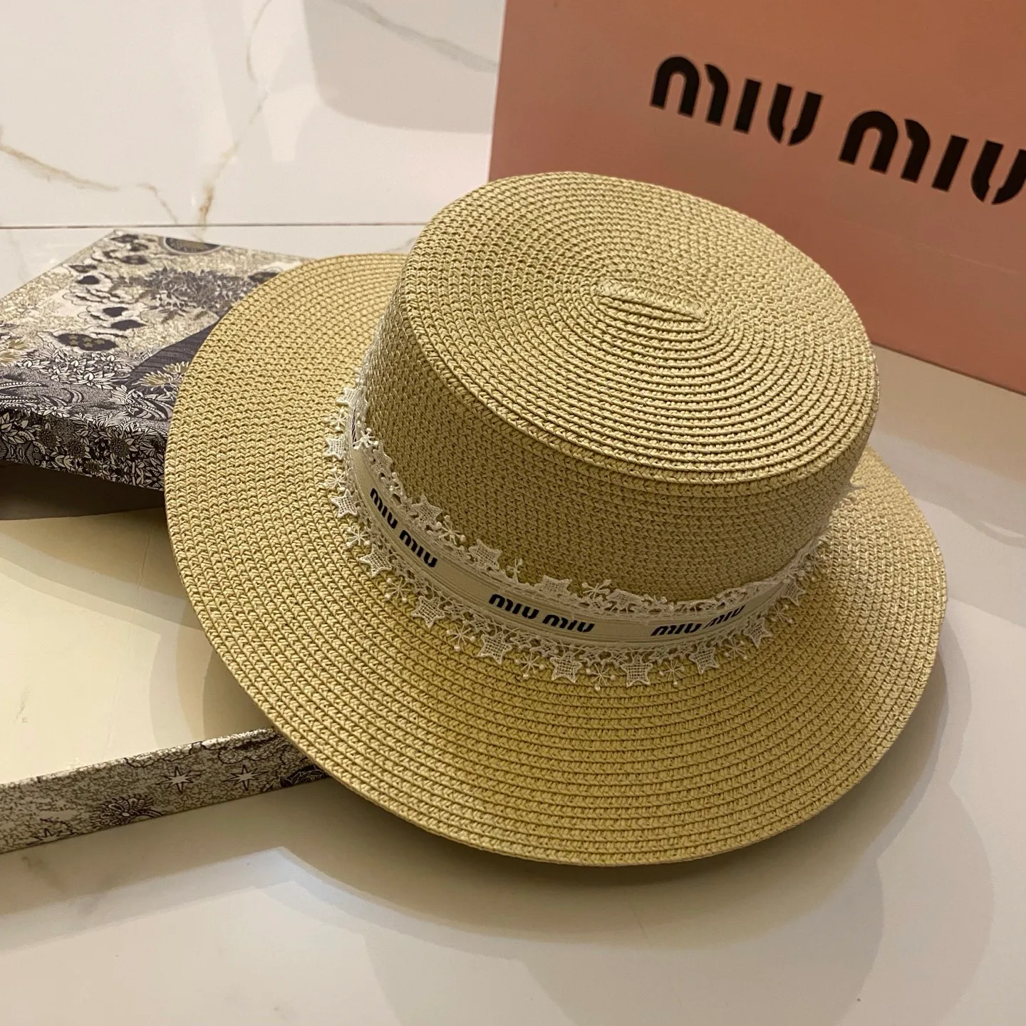 Hats MIU MIU 17498288